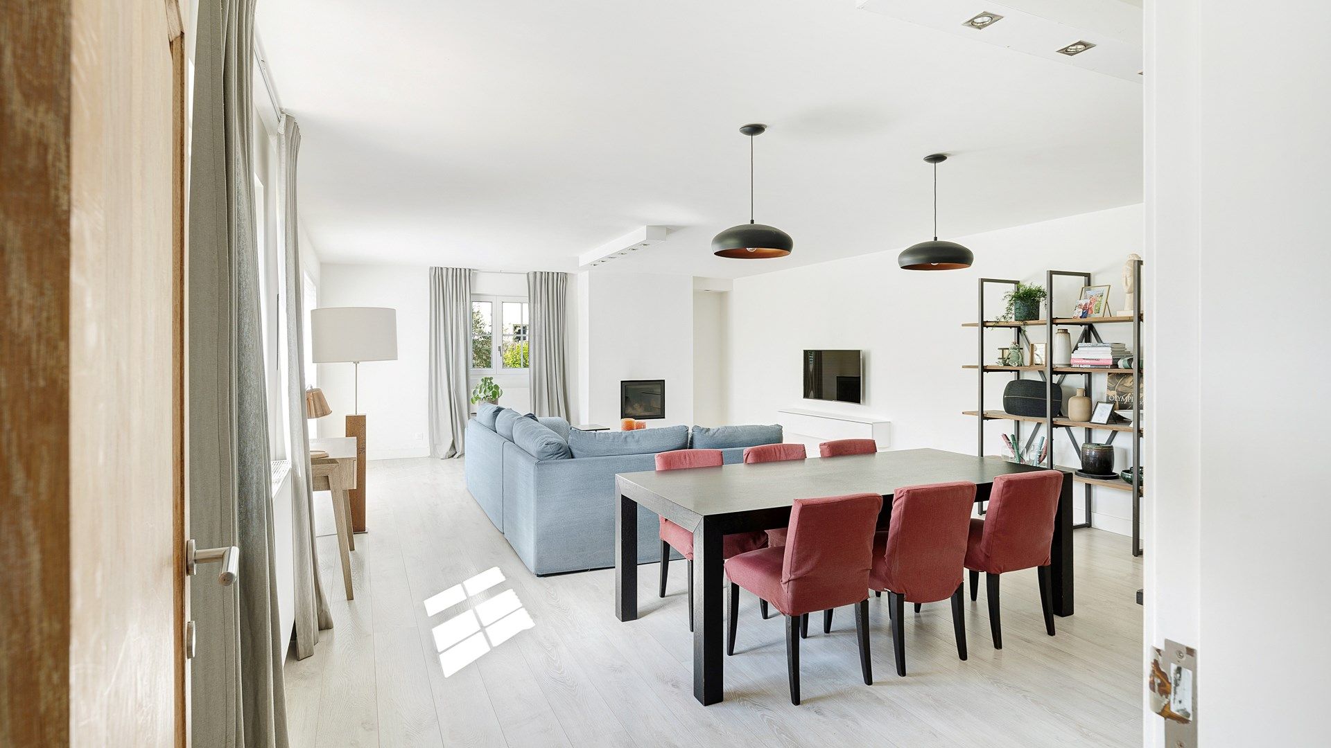 Residentieel gelegen villa op 916 m² grond  foto 4