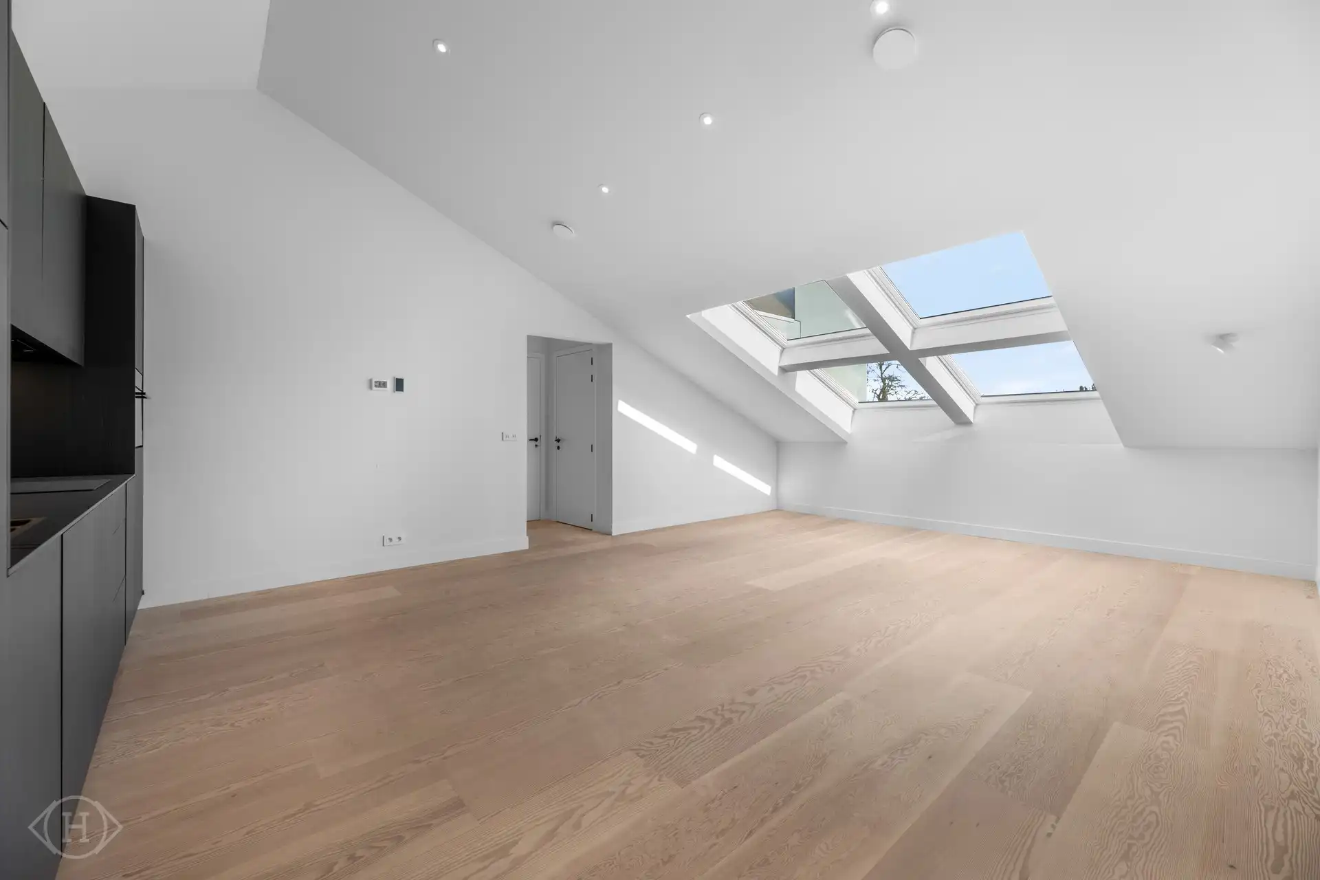 Lichtrijk appartement gelegen op de Bondgenotenlaan foto {{pictureIndex}}