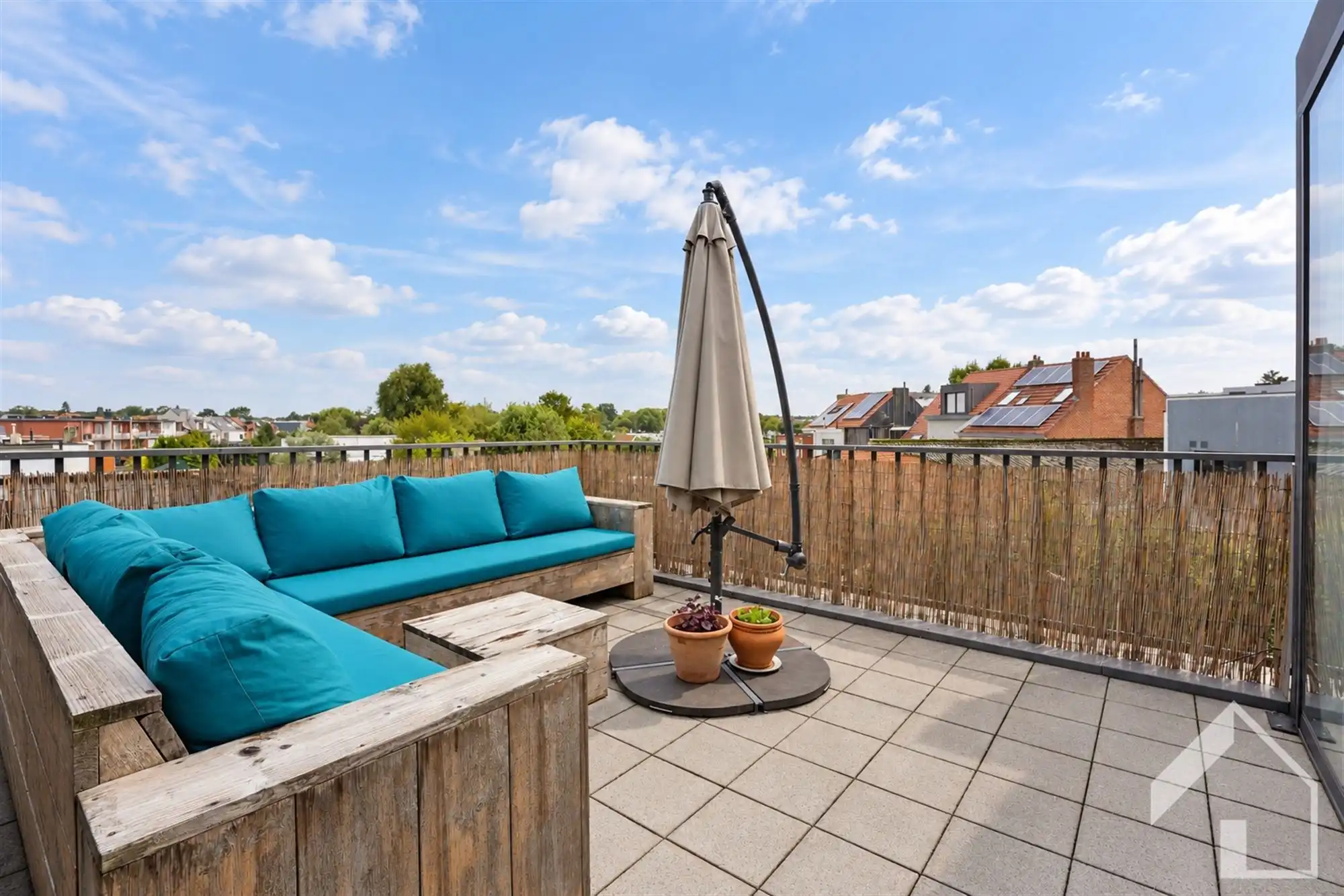 Ruim dakappartement met groot terras en staanplaats foto 9