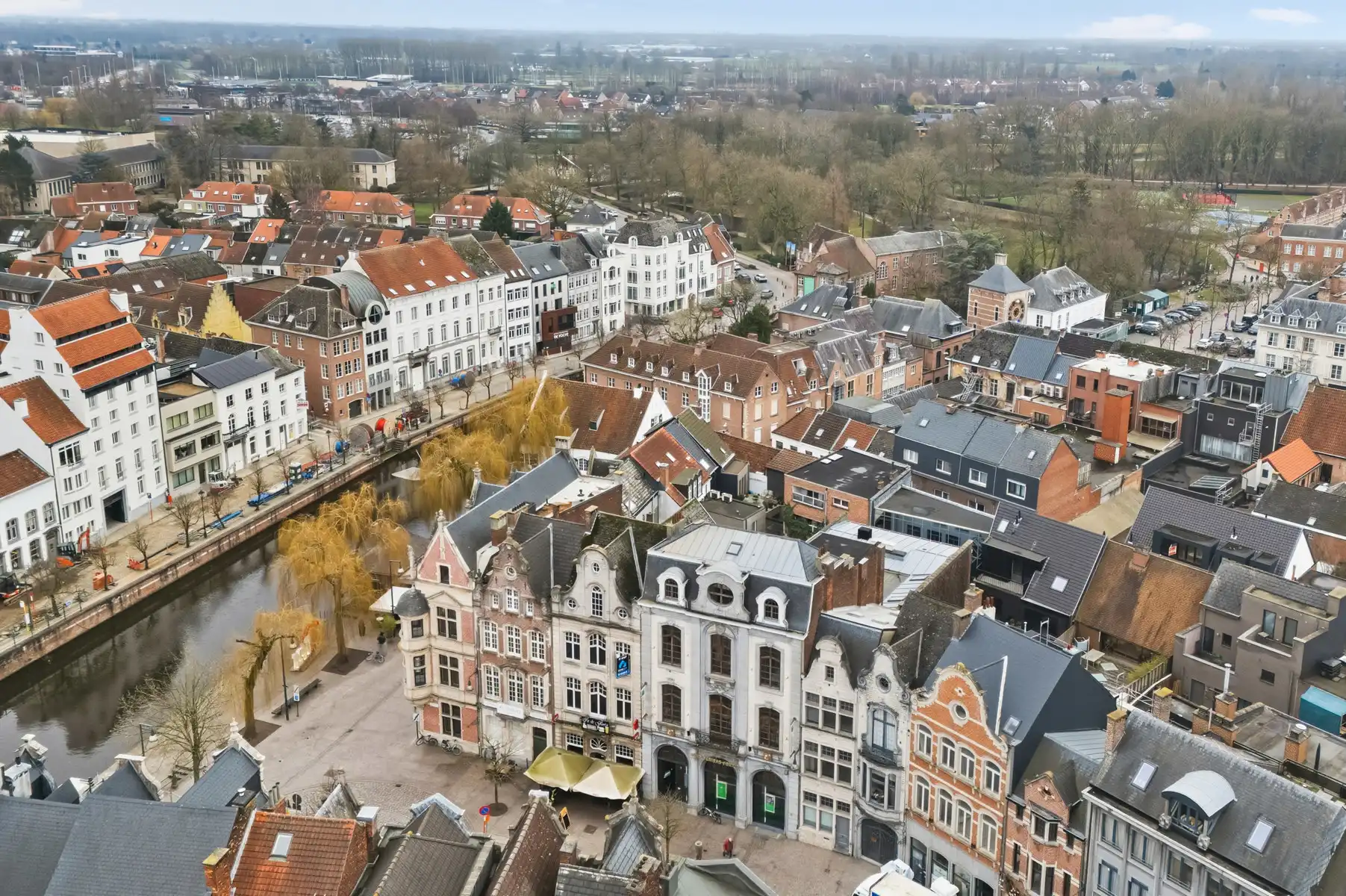 Schitterend pand op Grote Markt te LIER foto 28