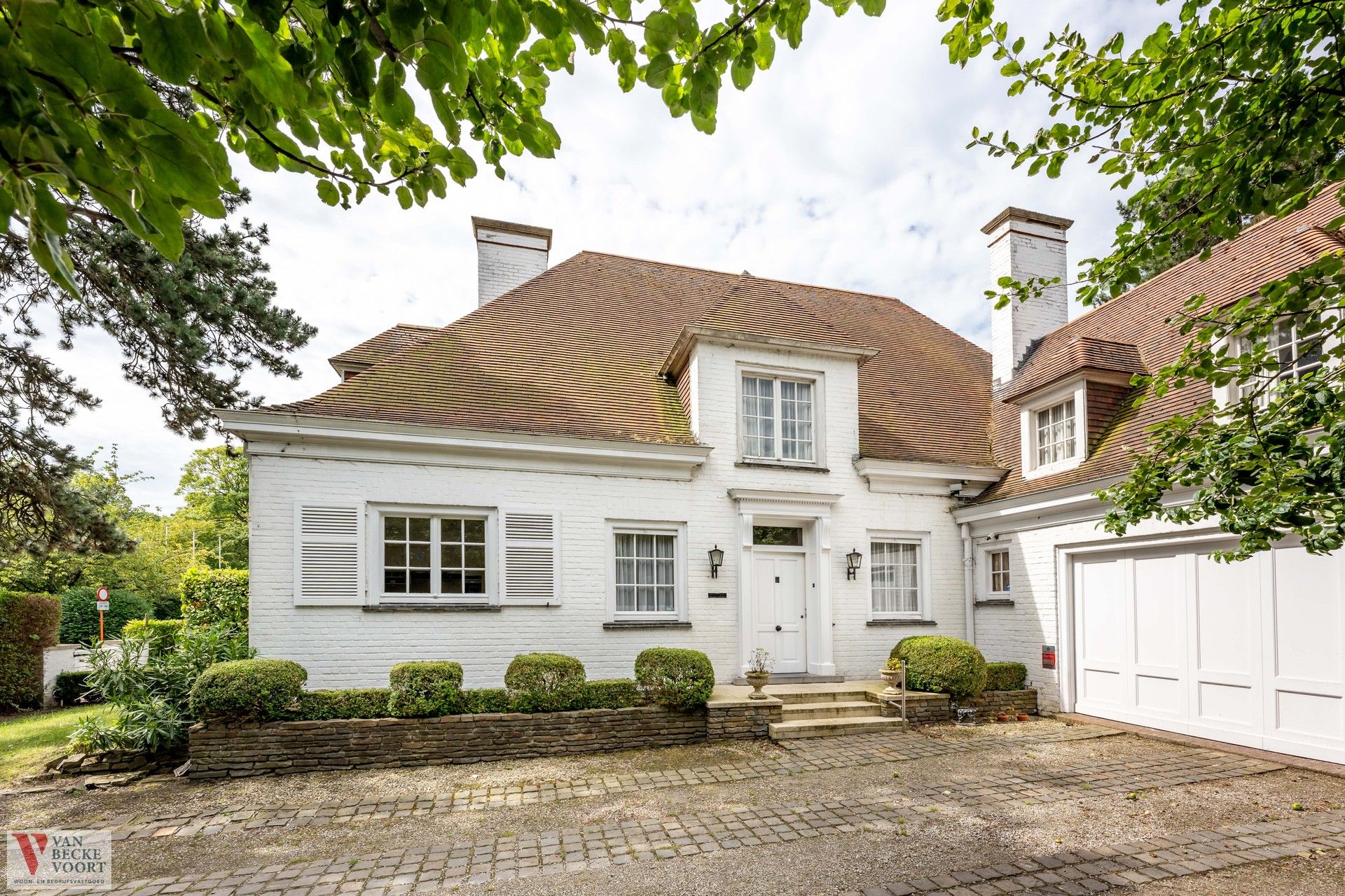 Hoofdfoto van de publicatie: Karaktervolle landhuis op een prachtig domein van 2.030m²
