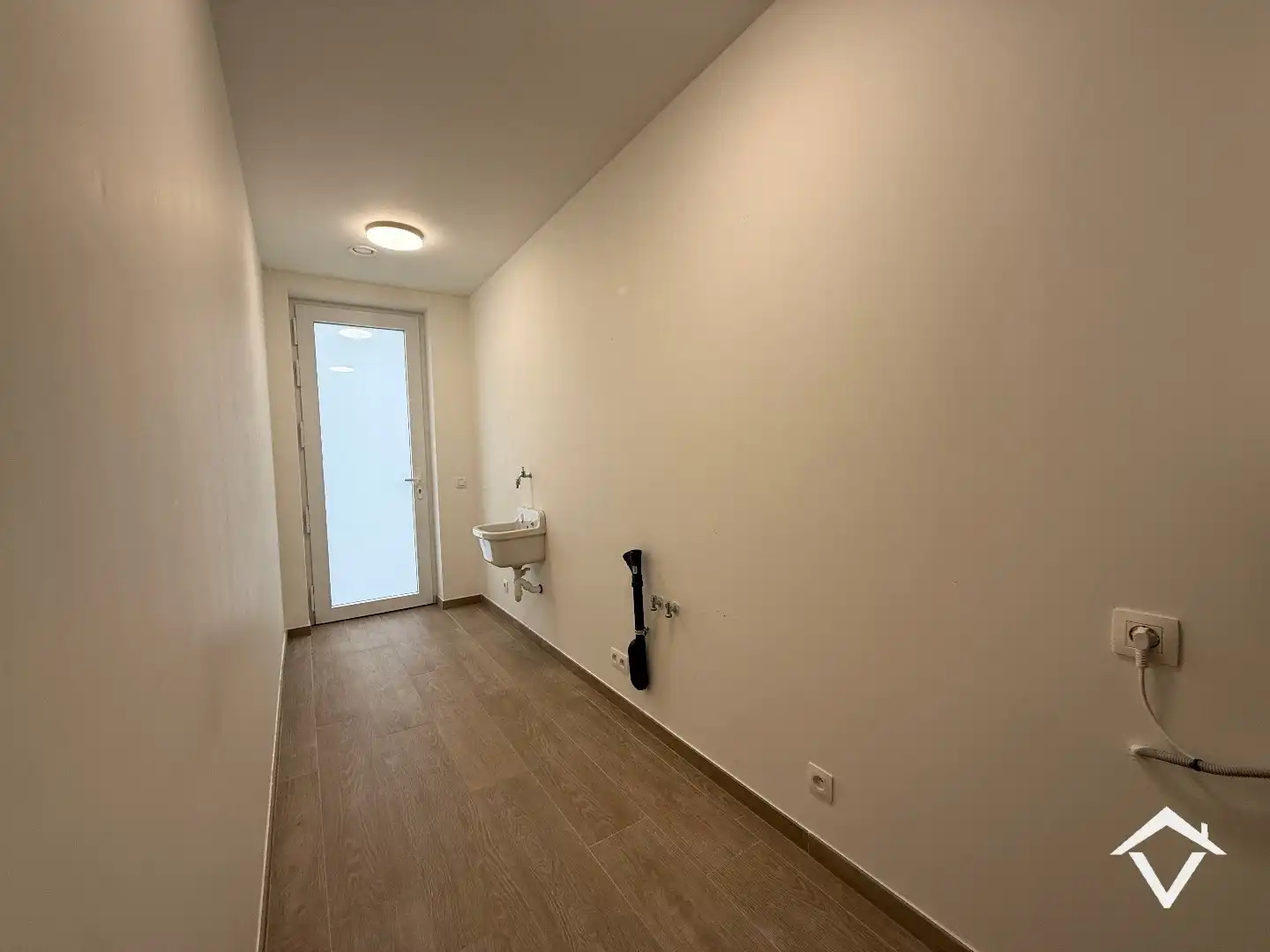 Nieuwbouwwoning met 3 slaapkamers, carport en tuin foto 8