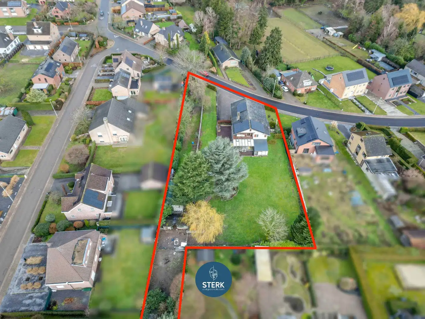 UITZONDERLIJKE WONING MET VEEL POTENTIEEL OP EEN PERCEEL VAN CIRCA 30 ARE ! foto 4