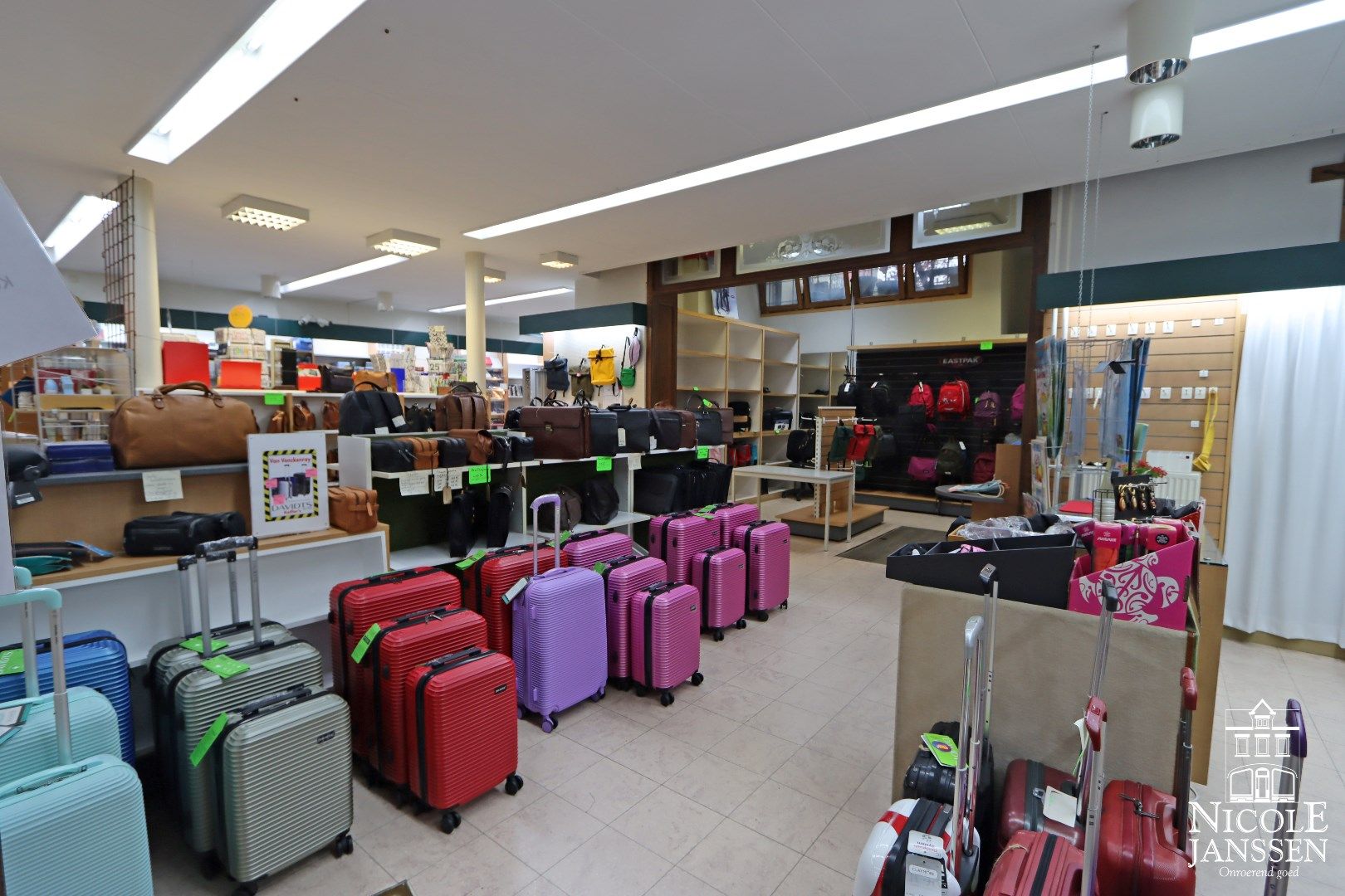 Gelijkvloers handelspand/kantoorruimte foto 9