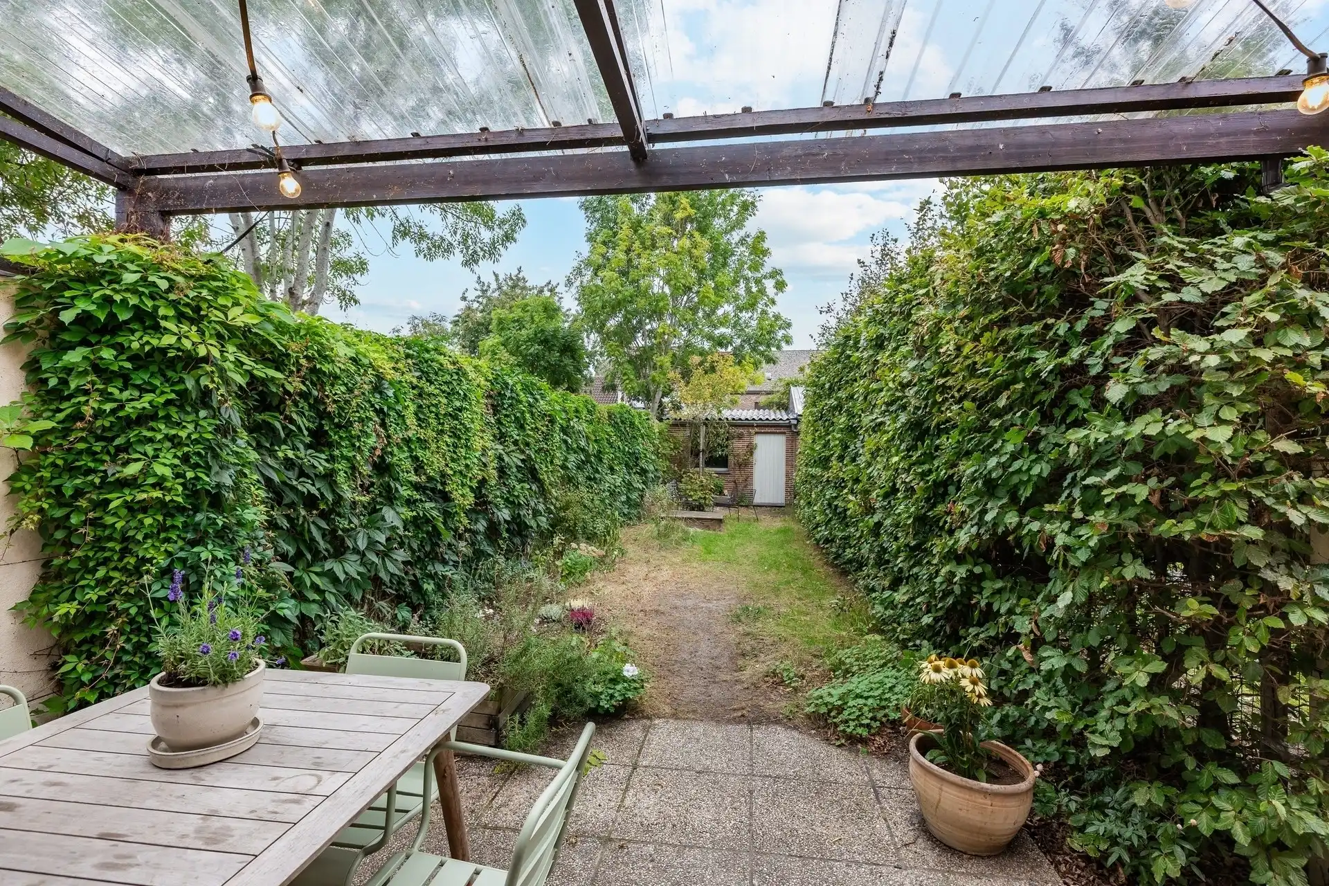 Fijne instapklare rijwoning in centrum Wetteren foto 27