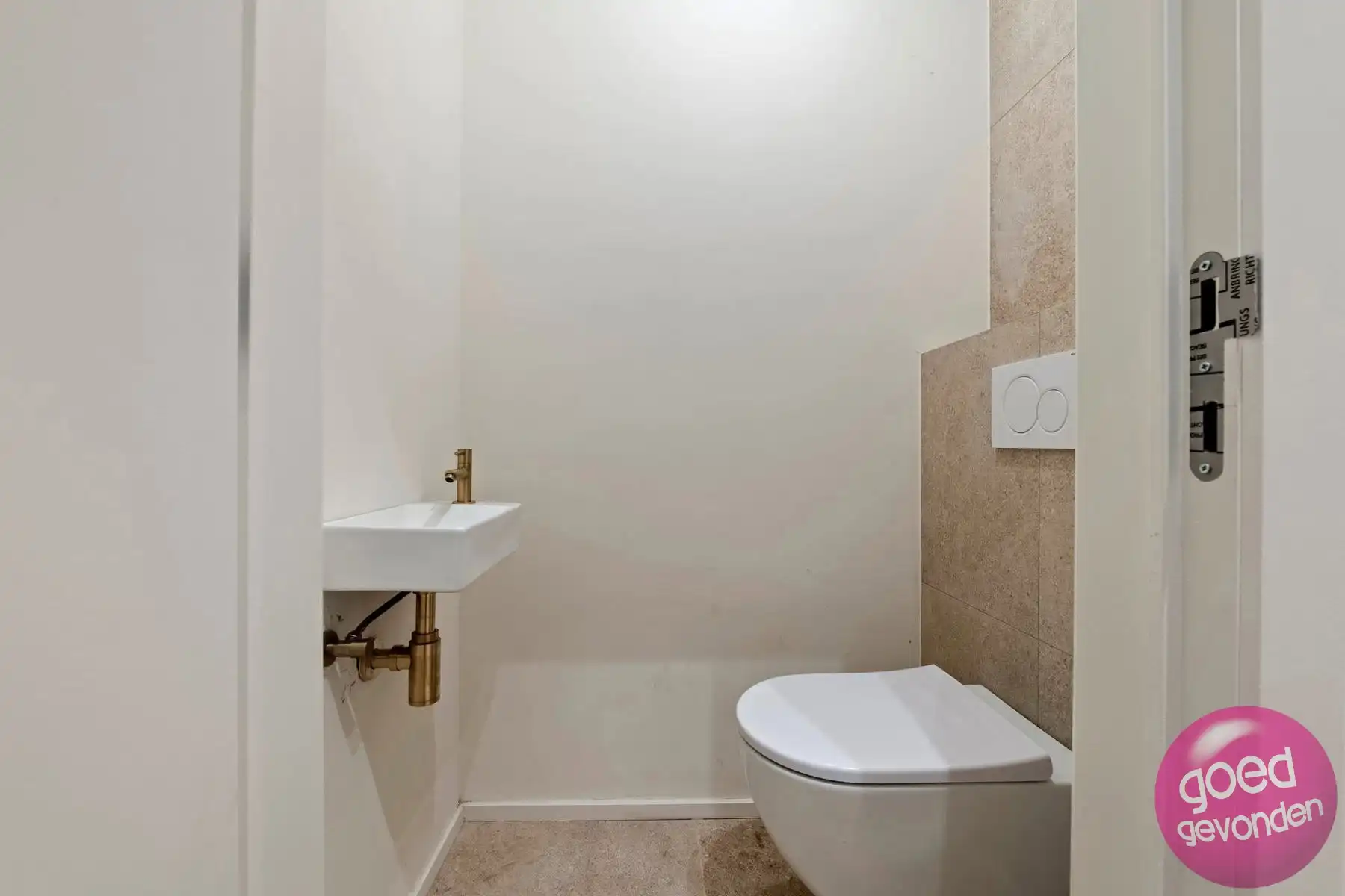 NIEUW APP - 1of2 SLK - TERRAS - KELDER - CENTRUM - GEEN BTW foto 23