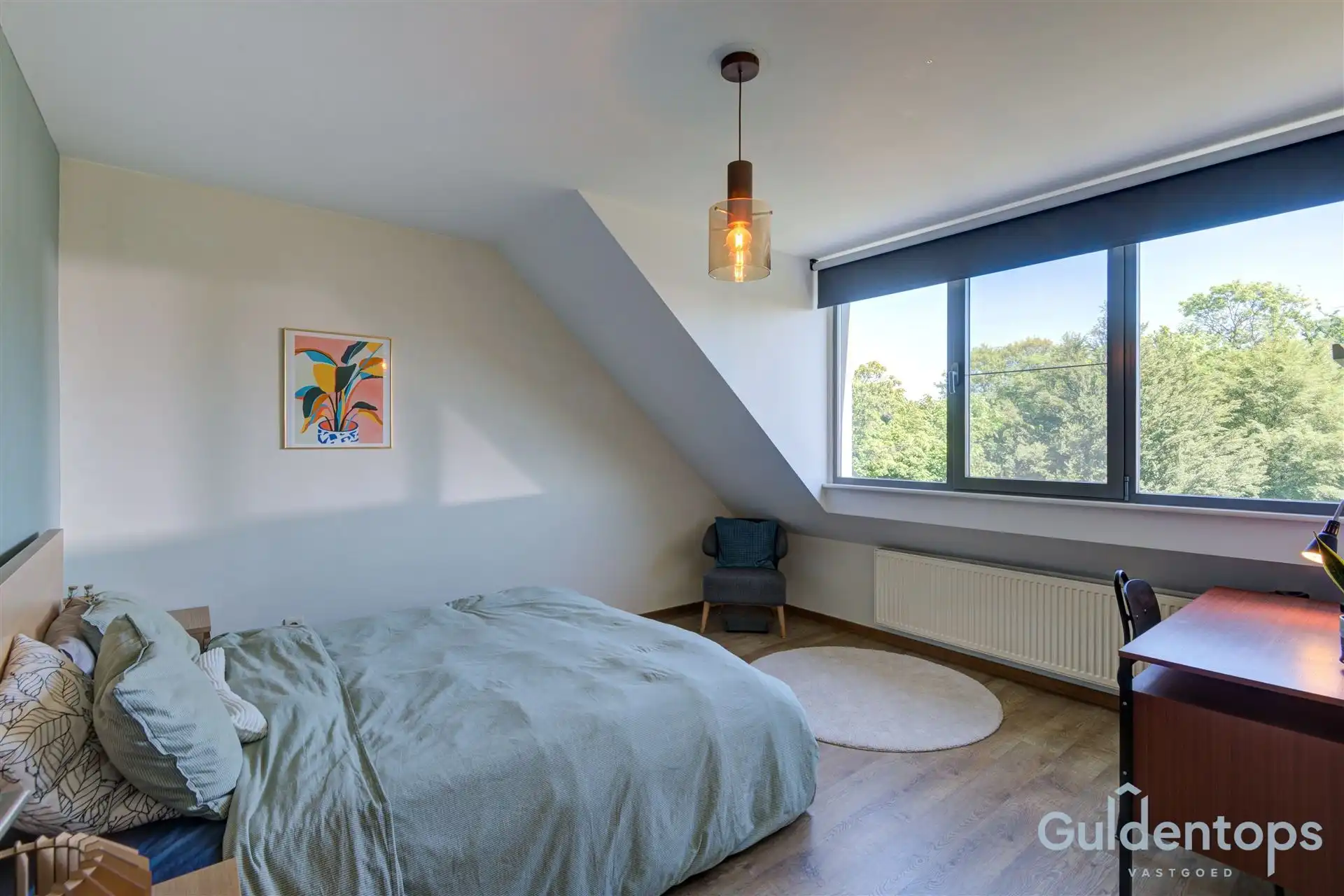 Knappe woning op topligging naast park foto 14