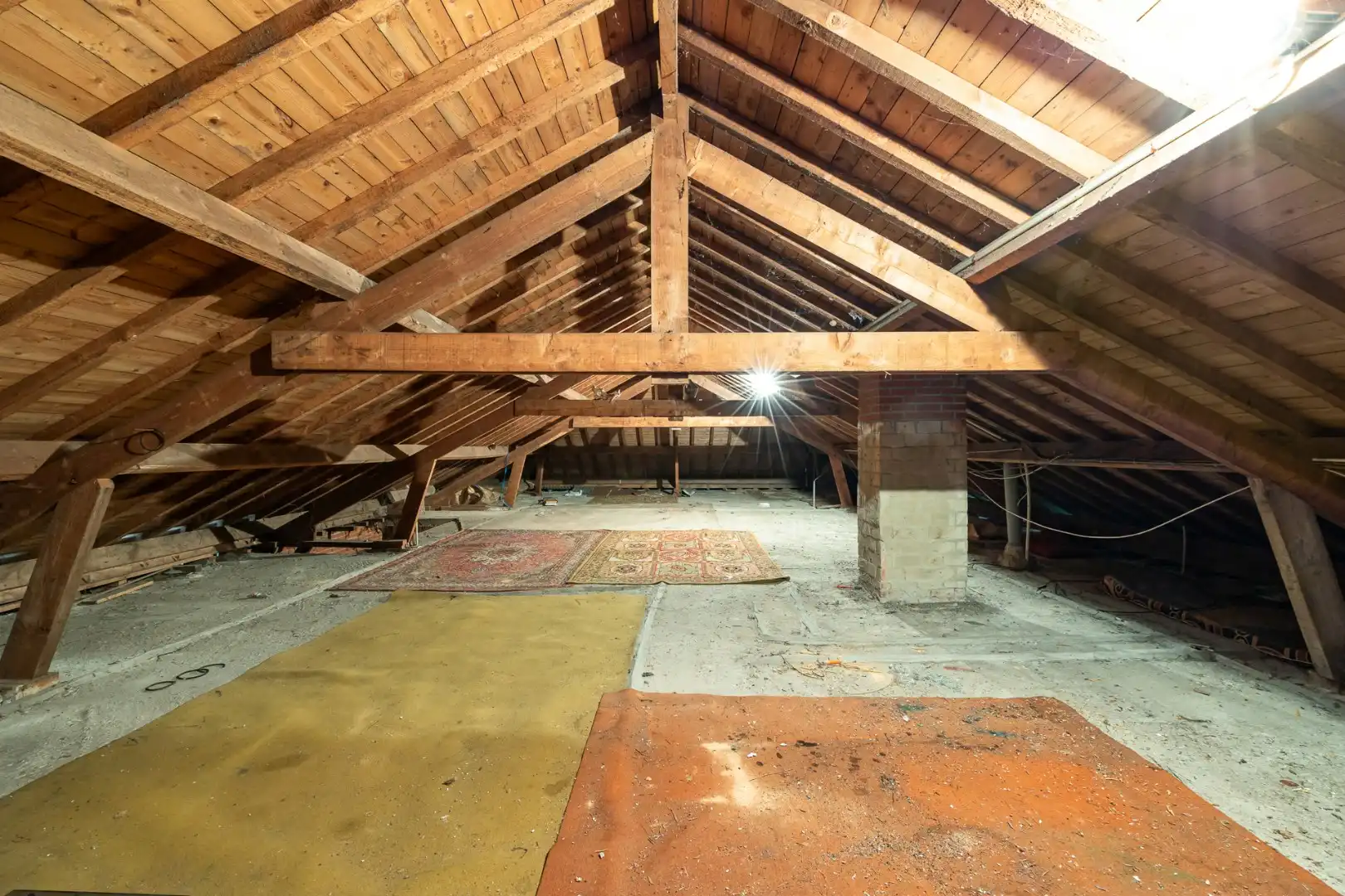 Unieke eigendom op 13.183 m² met te renoveren woning en vergunde stallingen foto 25