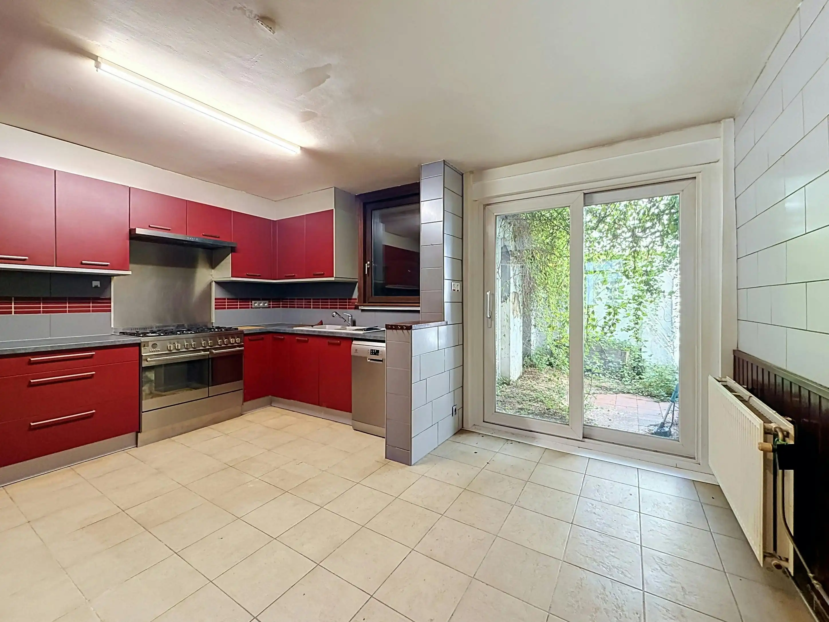 Te renoveren woning met 5 slaapkamers vlakbij Rivierenhof  foto 8