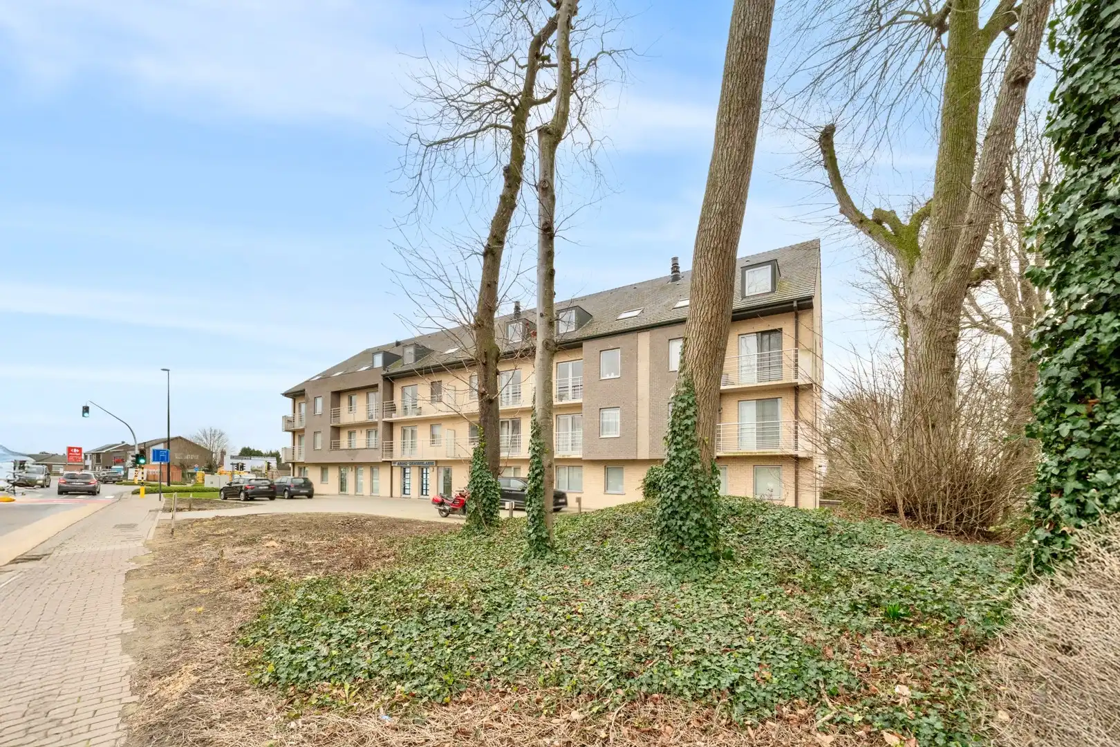 Appartement op de bovenste verdieping met 2 slaapkamers en garagebox foto 2