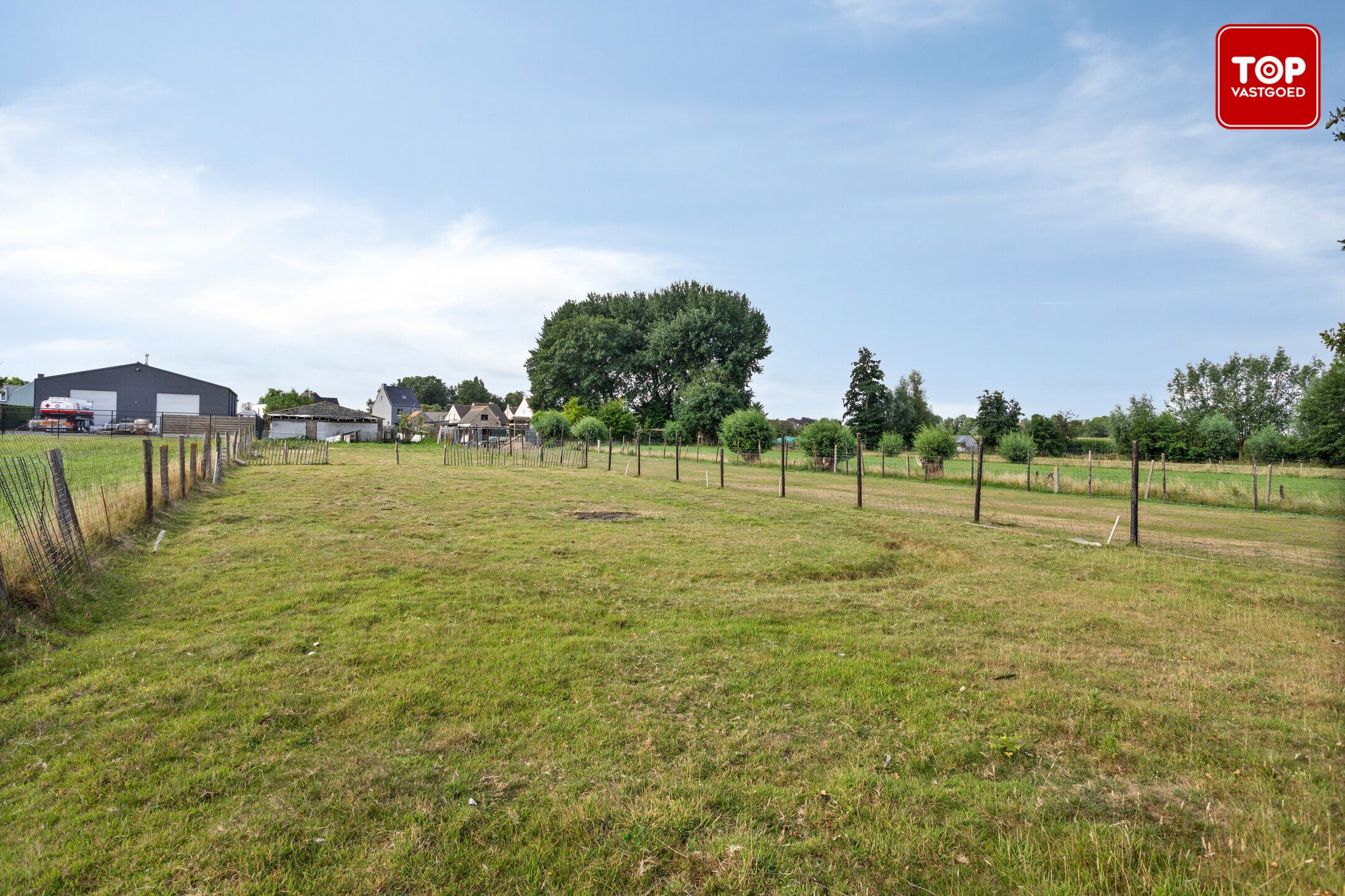 Gerenoveerde alleenstaande woning in Adegem met loods en weide foto 28