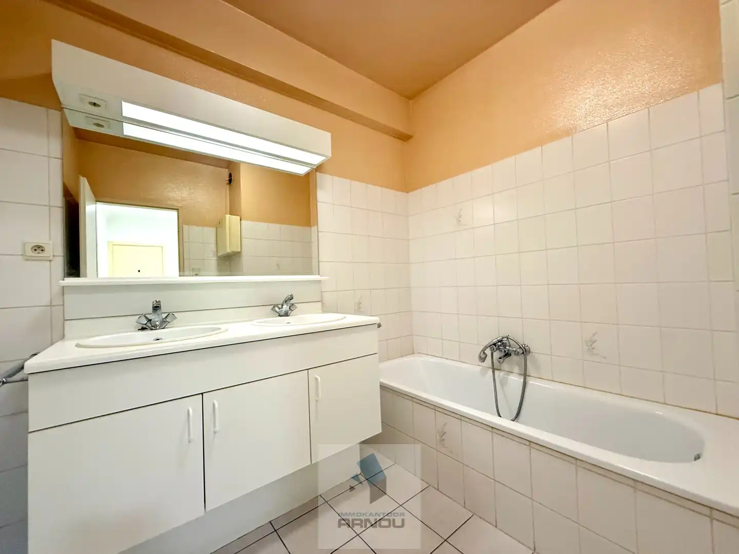 Centraal gelegen appartement met 1 slaapkamer foto 10