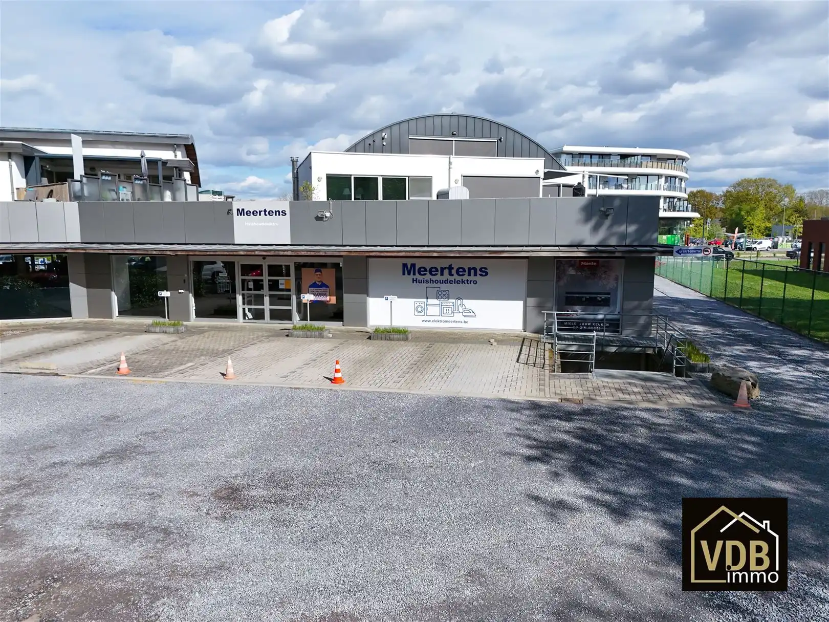 Commercieel pand op TOP locatie foto 19