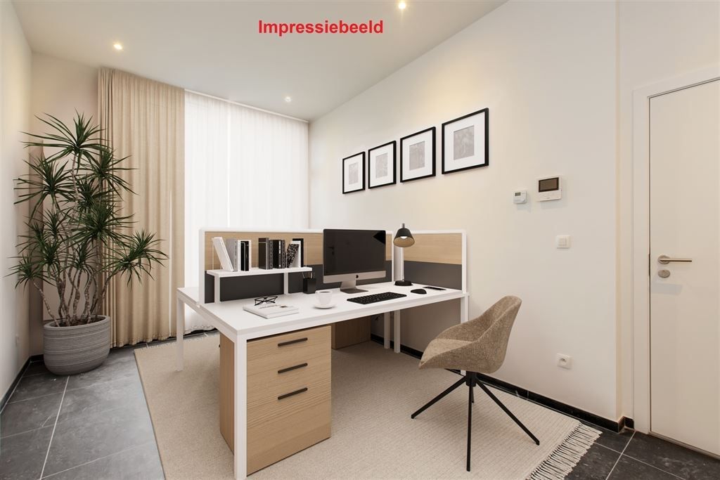Gerenoveerde kantoorruimte foto 6