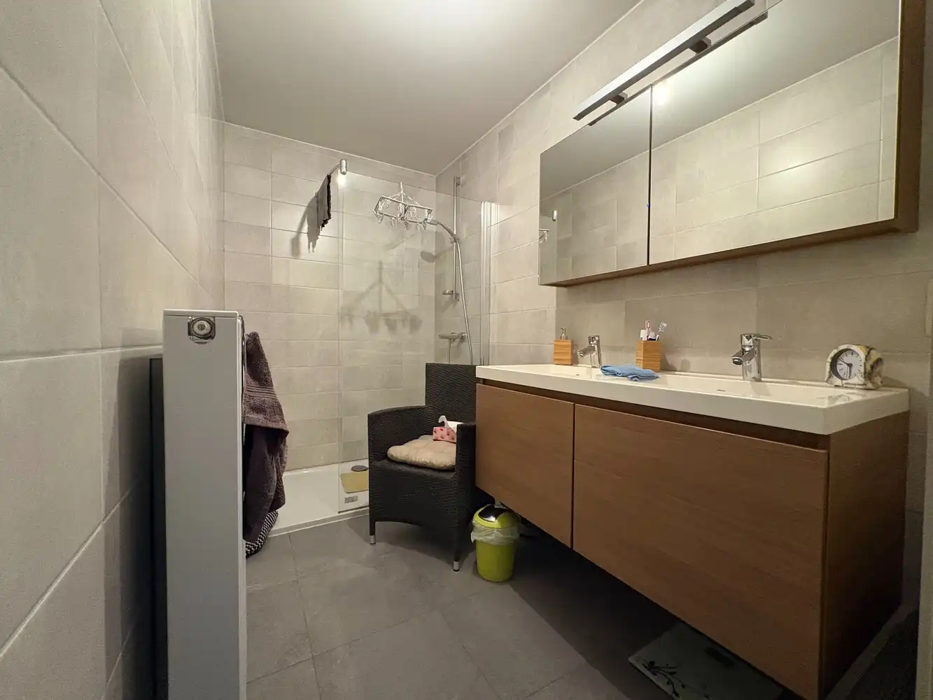 Gelijkvloers appartement met twee slaapkamers + autostaanplaats foto 8