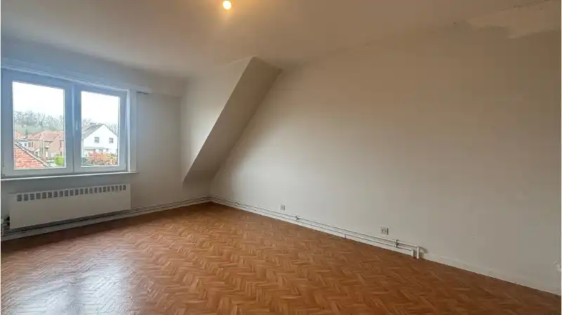 Ruime koppelwoning met 3 slaapkamers Garage en Tuin te huur in Brugge foto 9