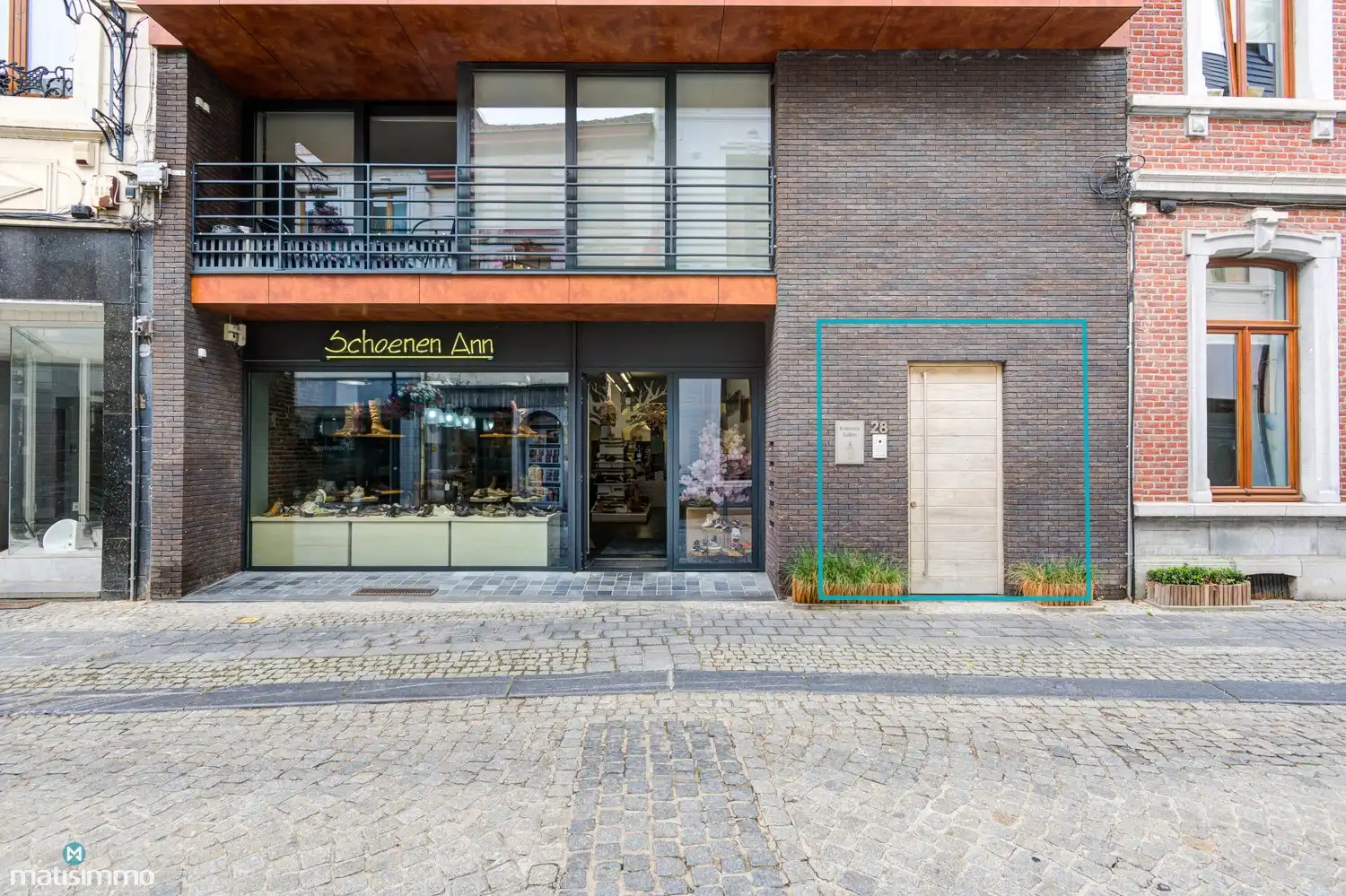 UNIEK 2-SLAAPKAMERAPPARTEMENT MET 2 ENSUITE BADKAMERS, KELDERBERGING EN RUIME BINNENKOER IN DE STADSKERN VAN TONGEREN foto 3