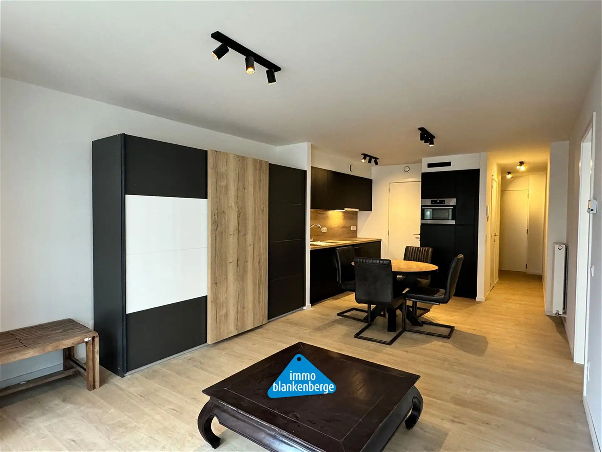 Luxueus Nieuwbouwappartement met 2 Slaapkamers en Moderne Afwerking in Residentie Hampton II foto {{pictureIndex}}
