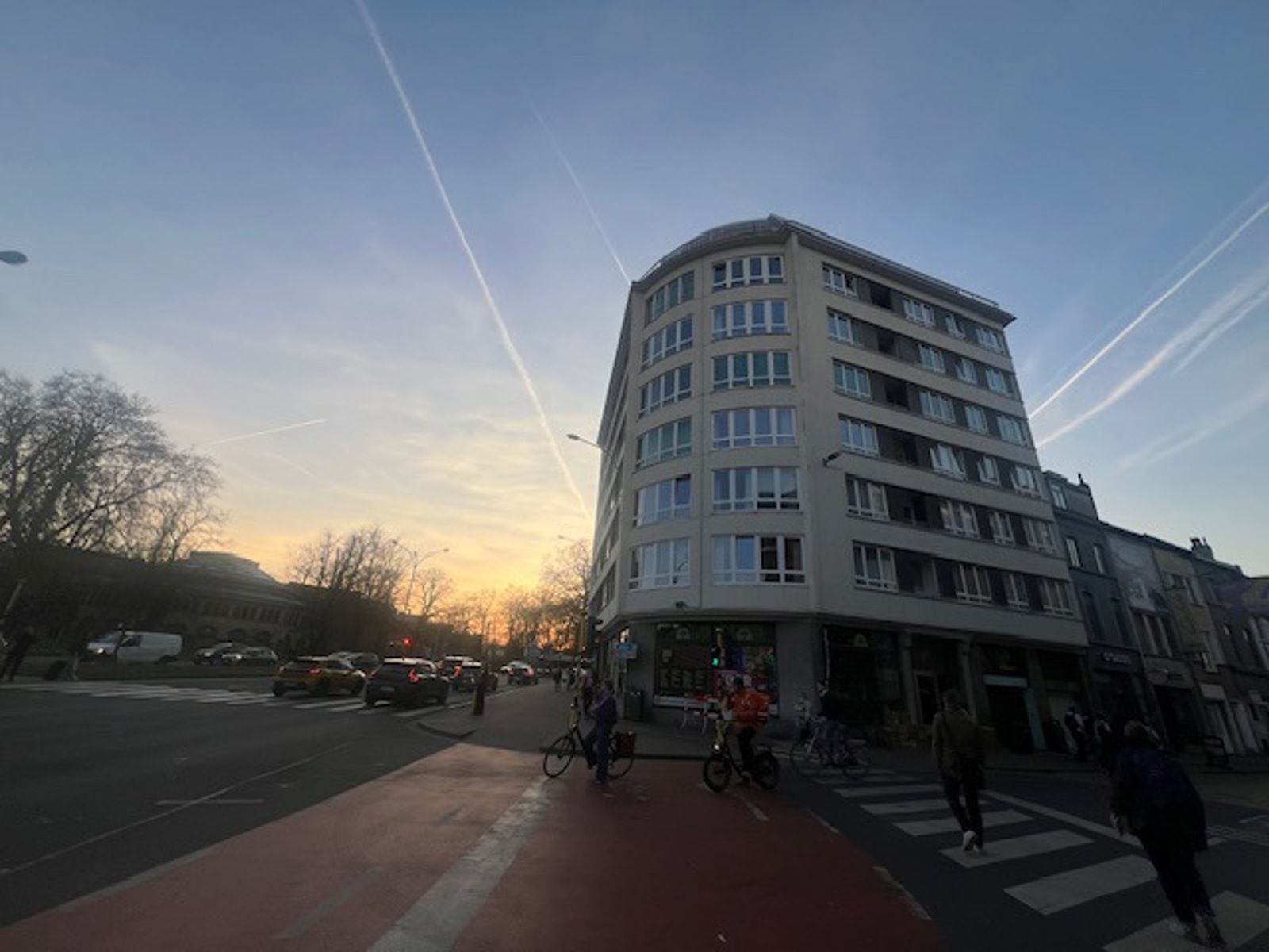 Centraal gelegen & lichtrijk hoekappartement met terras  foto 12