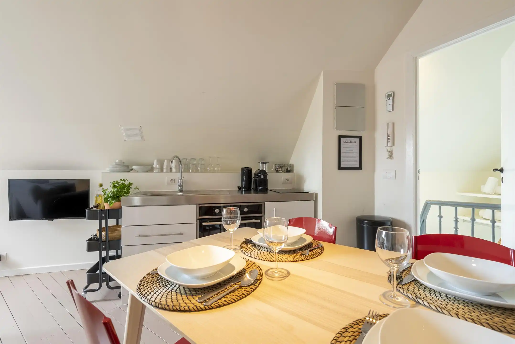 Iconisch hoekpand met drie vergunde duplexen aan het Mechelseplein foto 9