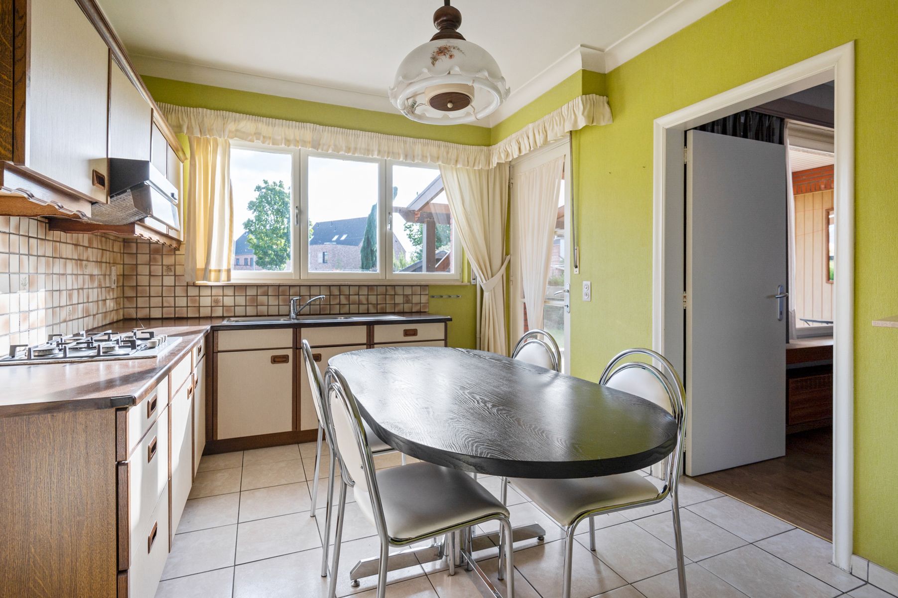 IN OPTIE. Ruime woning met 4slk's op 542 m² foto 9