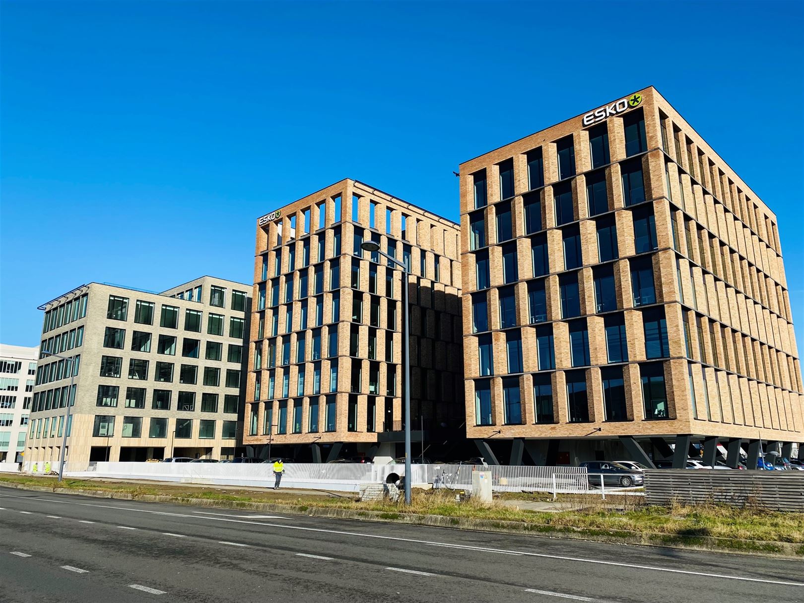 Nieuwbouwproject aan The Loop vanaf 435m² tot 1027m² beschikbaar foto {{pictureIndex}}