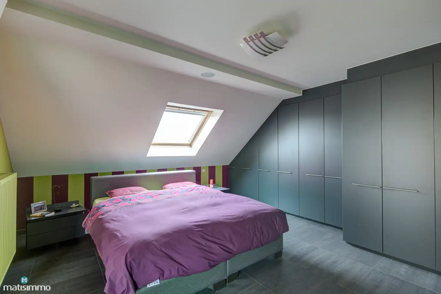 ZEER RUIM EN MODERN DUPLEXAPPARTEMENT (234M²) MET 5 SLAAPKAMERS, 2 BADKAMERS, 2 TERRASSEN, 2 KELDERS, DUBBELE GARAGE (60M²) (+ OPTIONEEL GARAGE) IN HET CENTRUM VAN LANAKEN foto 22