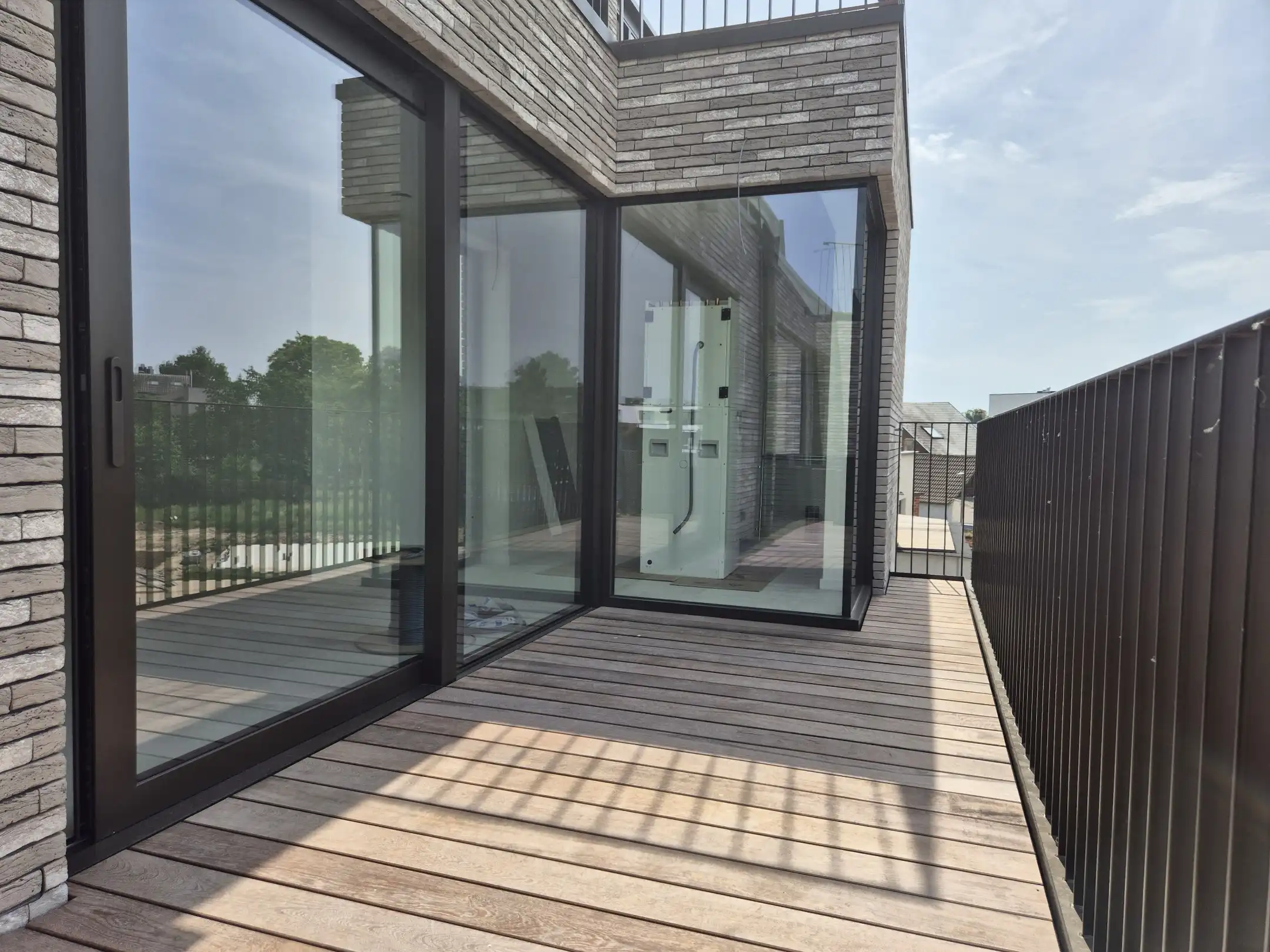 Nieuwbouwappartement met 2 slaapkamers en terras foto 2