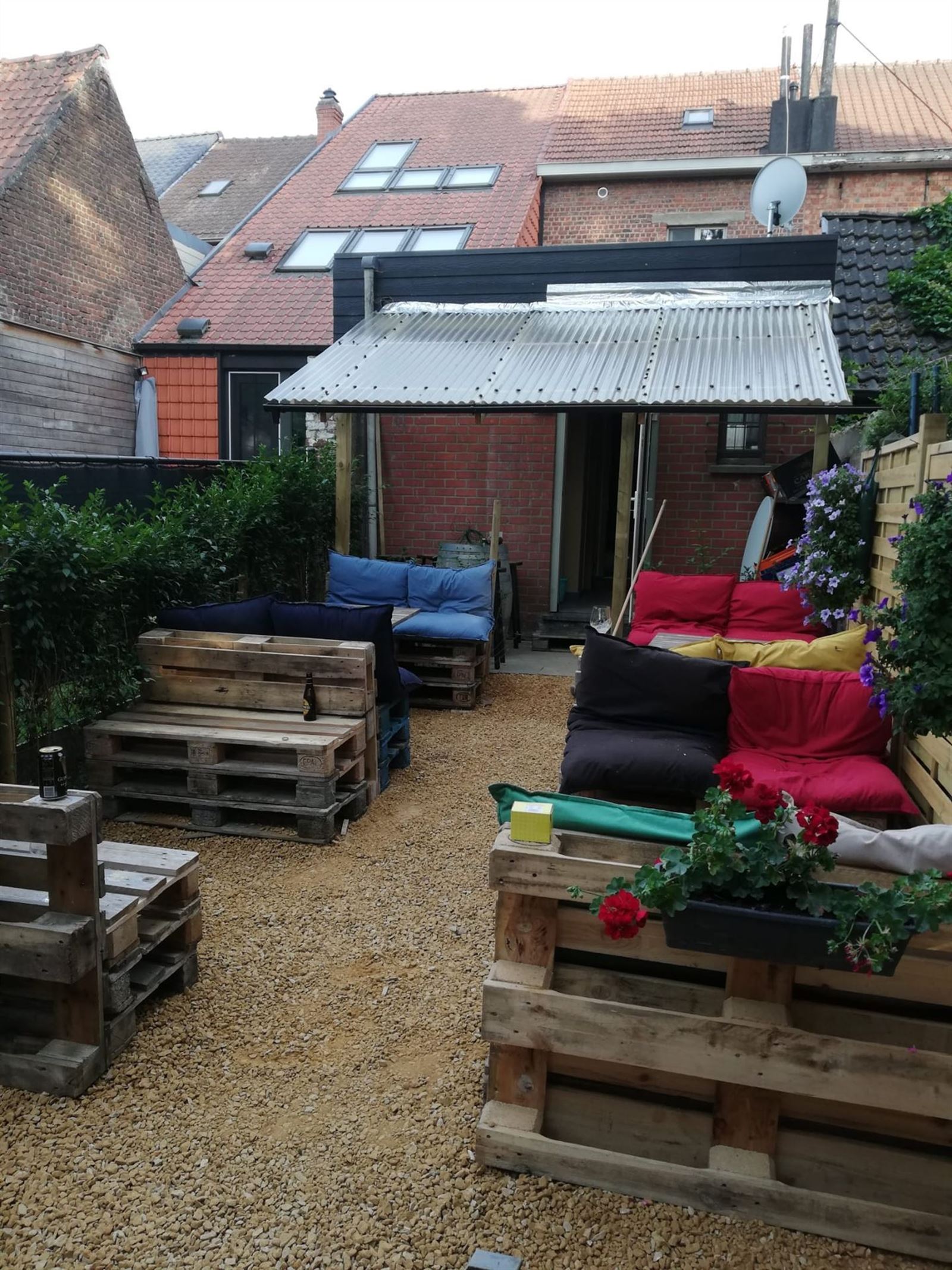 Horecazaak in centrum Meerbeke (Ninove) foto 9