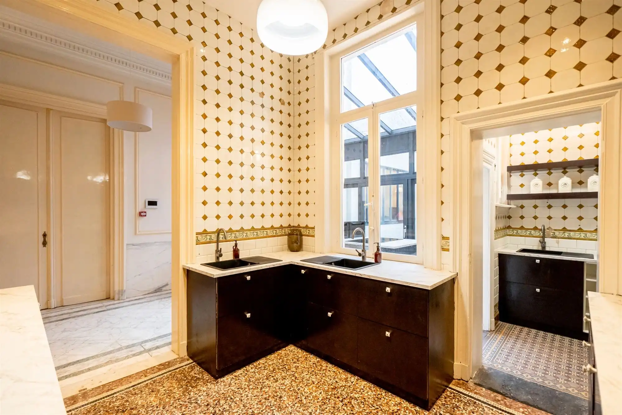 Stijlvolle all-in gemeubelde studio in hartje Antwerpen foto 15