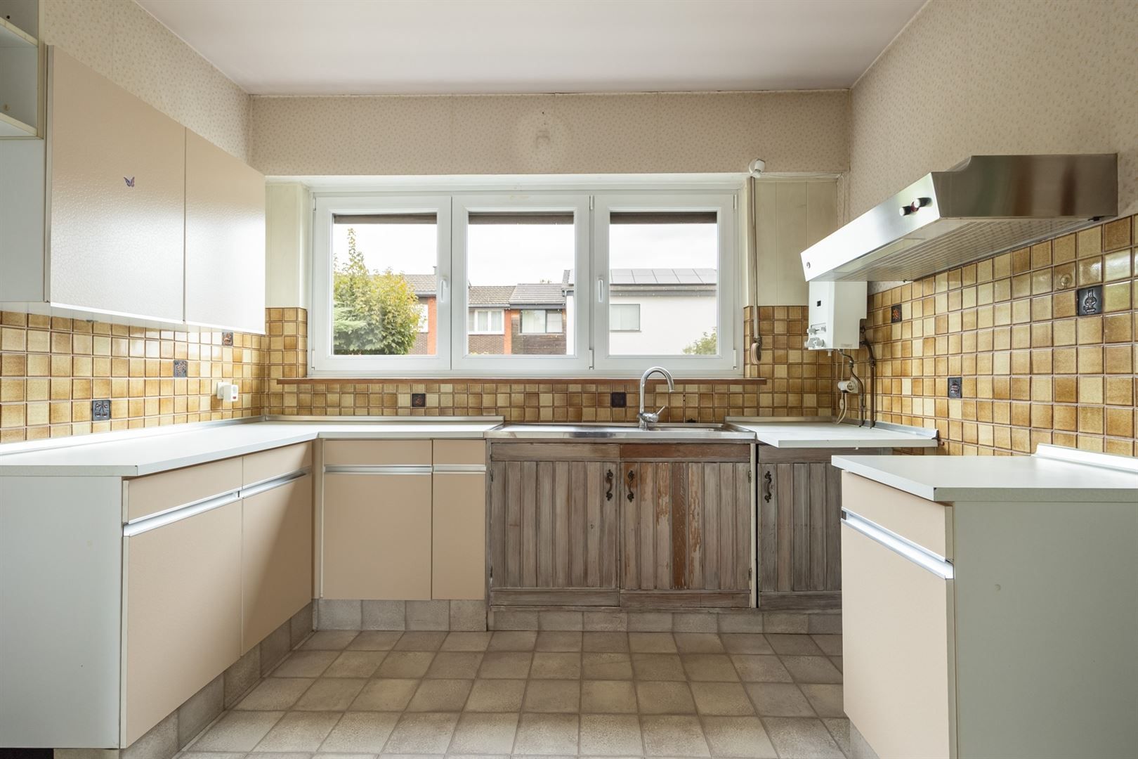 Halfopen woning met potentieel foto 9