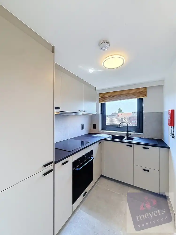 Appartement met 2 slaapkamers, terras en garage te huur in Hasselt foto 8