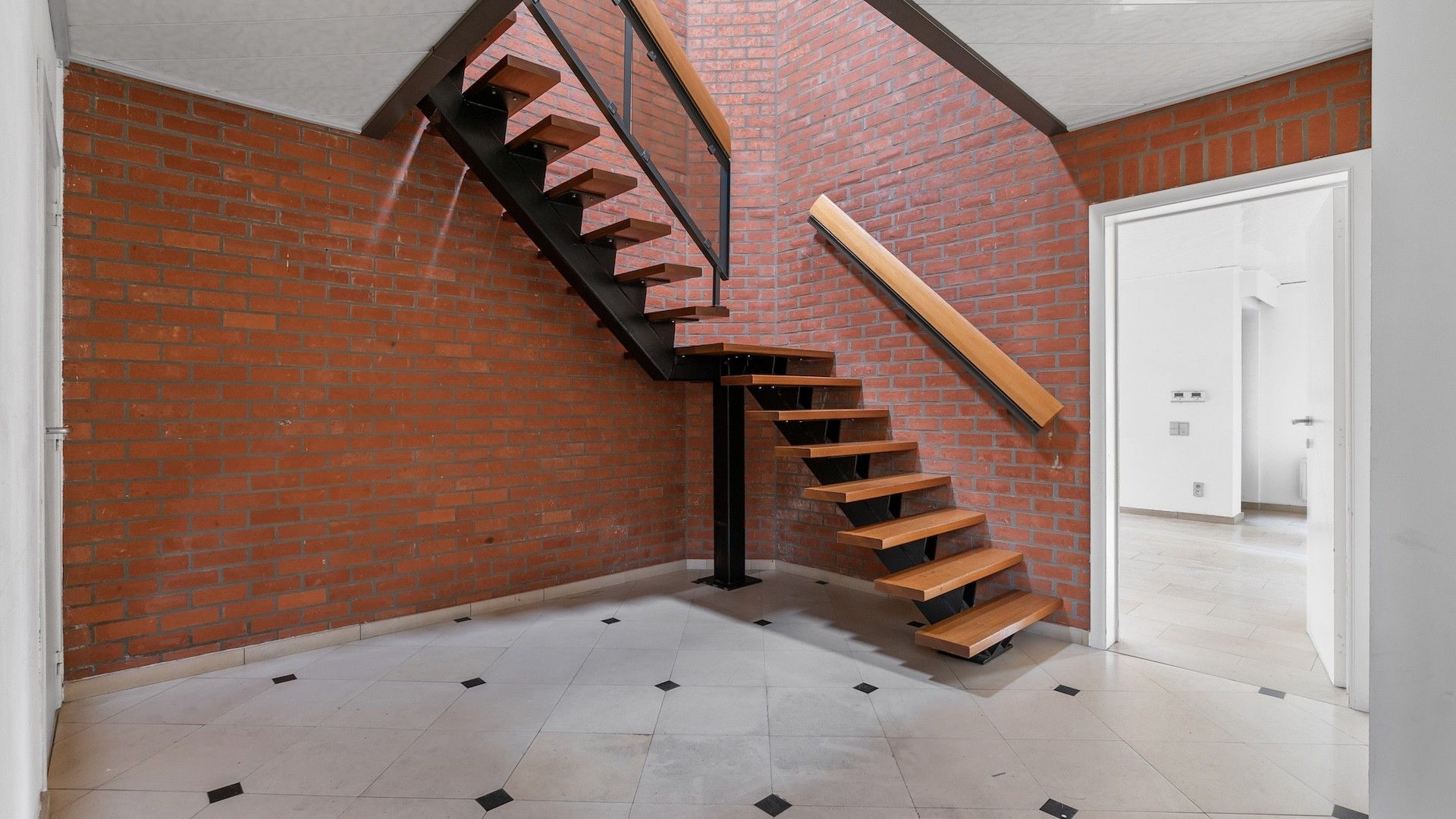 Vrijstaande woning te Molenblook (Genk) op een perceel van 9a33ca! foto 3