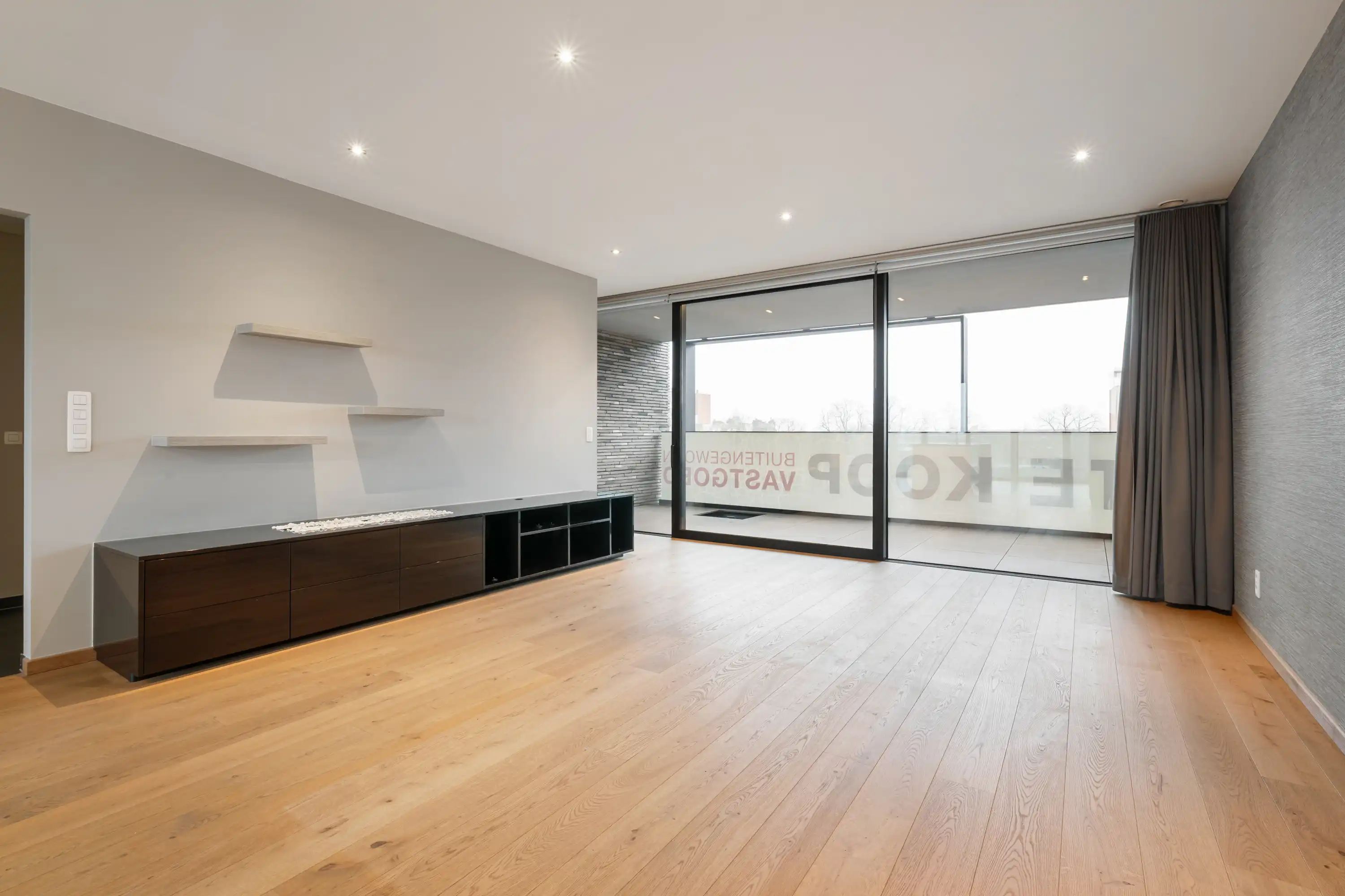 Luxueus afgewerkt appartement (2 terrassen + parking) foto 3