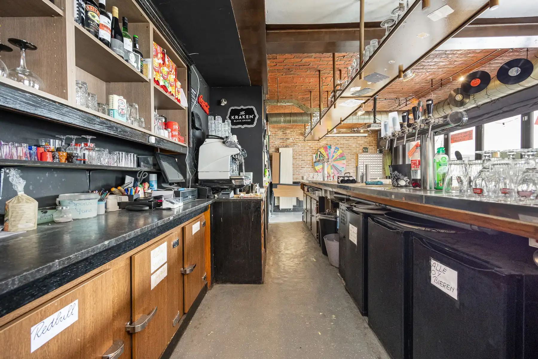 Café Saloed – Instapklaar horecapand met groot terras en ruime bovenverdiepingen foto 3