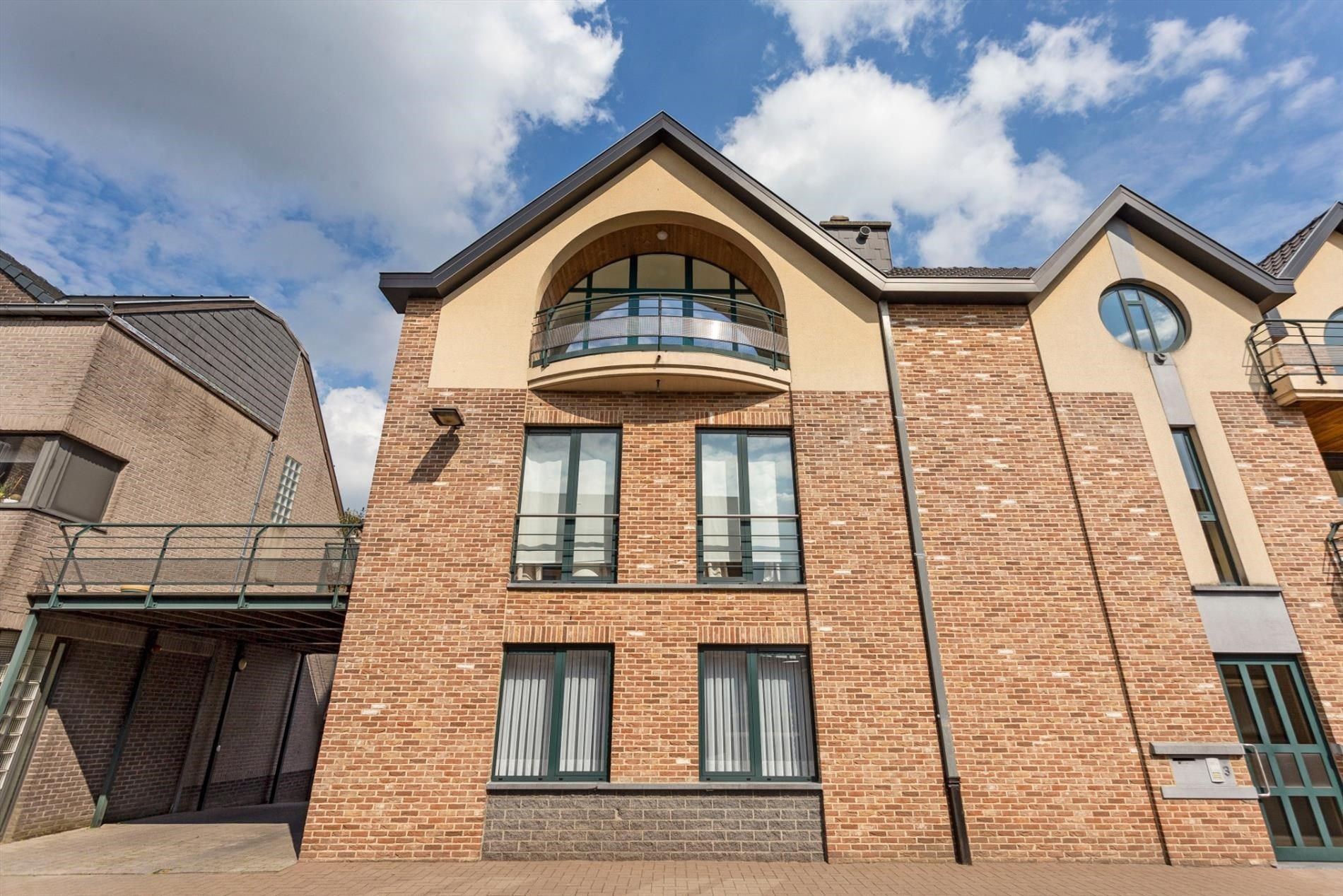 Aangenaam en luchtig appartement met 1 slaapkamer, terras & autostandplaats in ondergrondse garage in hartje Hoeselt foto 21