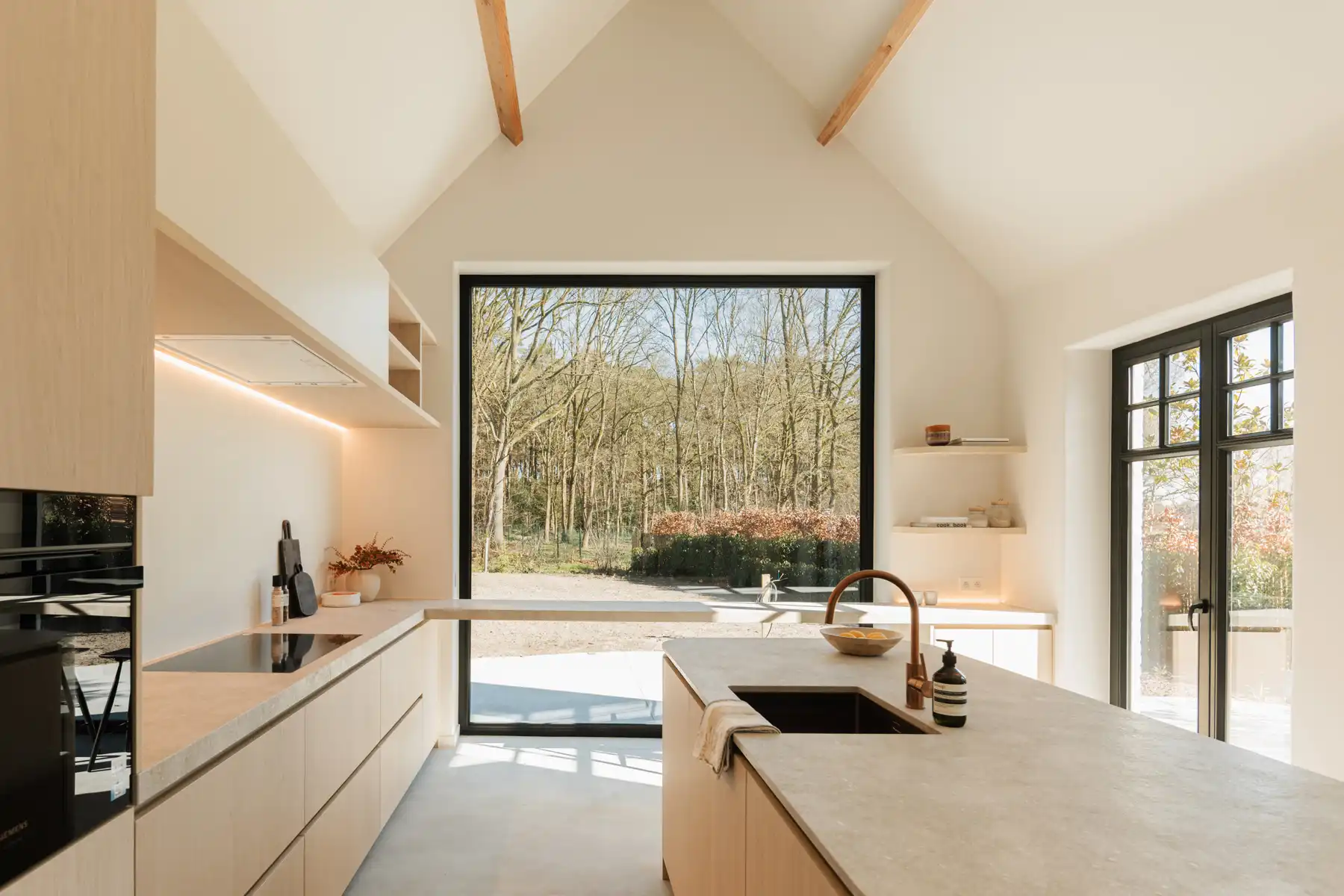 Stijlvolle nieuwbouwwoning met zicht op blijvend groen foto 10