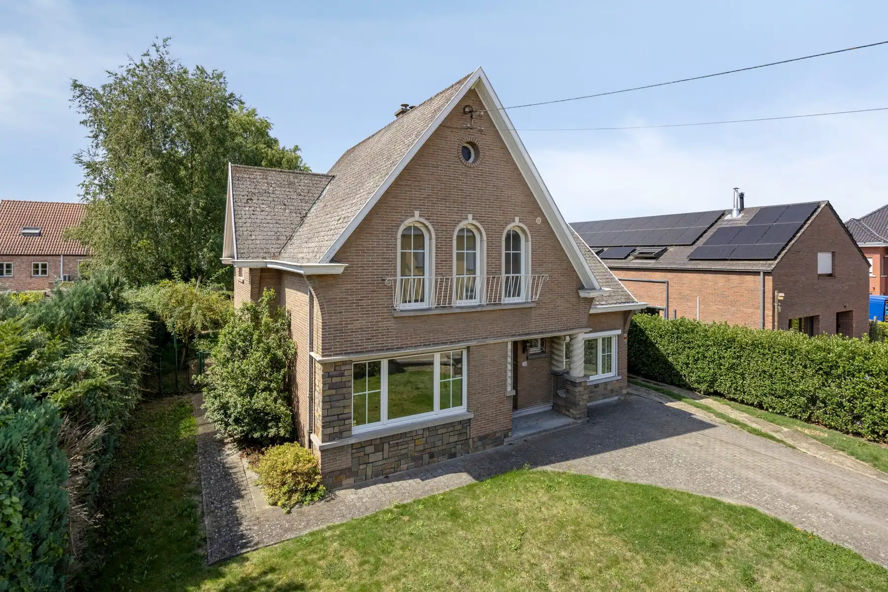 Karaktervolle woning met terras en grote tuin. foto 22