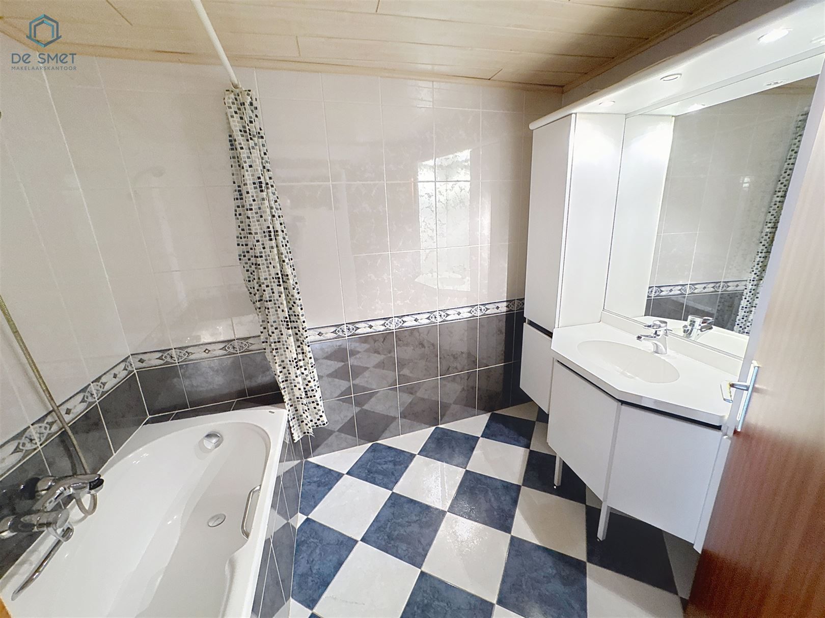 Opbrengsteigendom met 3 Appartementen Nabij het Centrum van Geraardsbergen Ideaal Investeringproject! foto 6