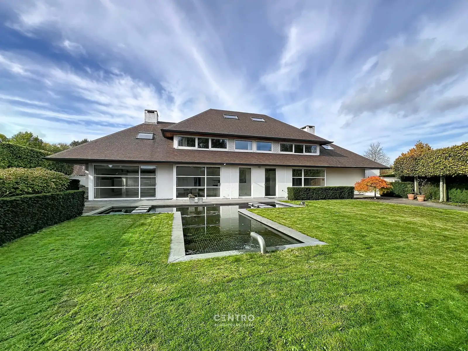 EXCLUSIEVE VILLA MET RUIME KANTOORVLEUGEL OP 1.191 M² – LUXE, RUIMTE EN VEELZIJDIGHEID! foto 2