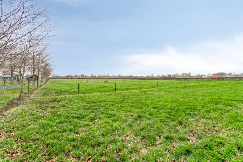 Exclusieve eigendom op ca. 4,4 hectare met professionele paardeninfrastructuur foto 11