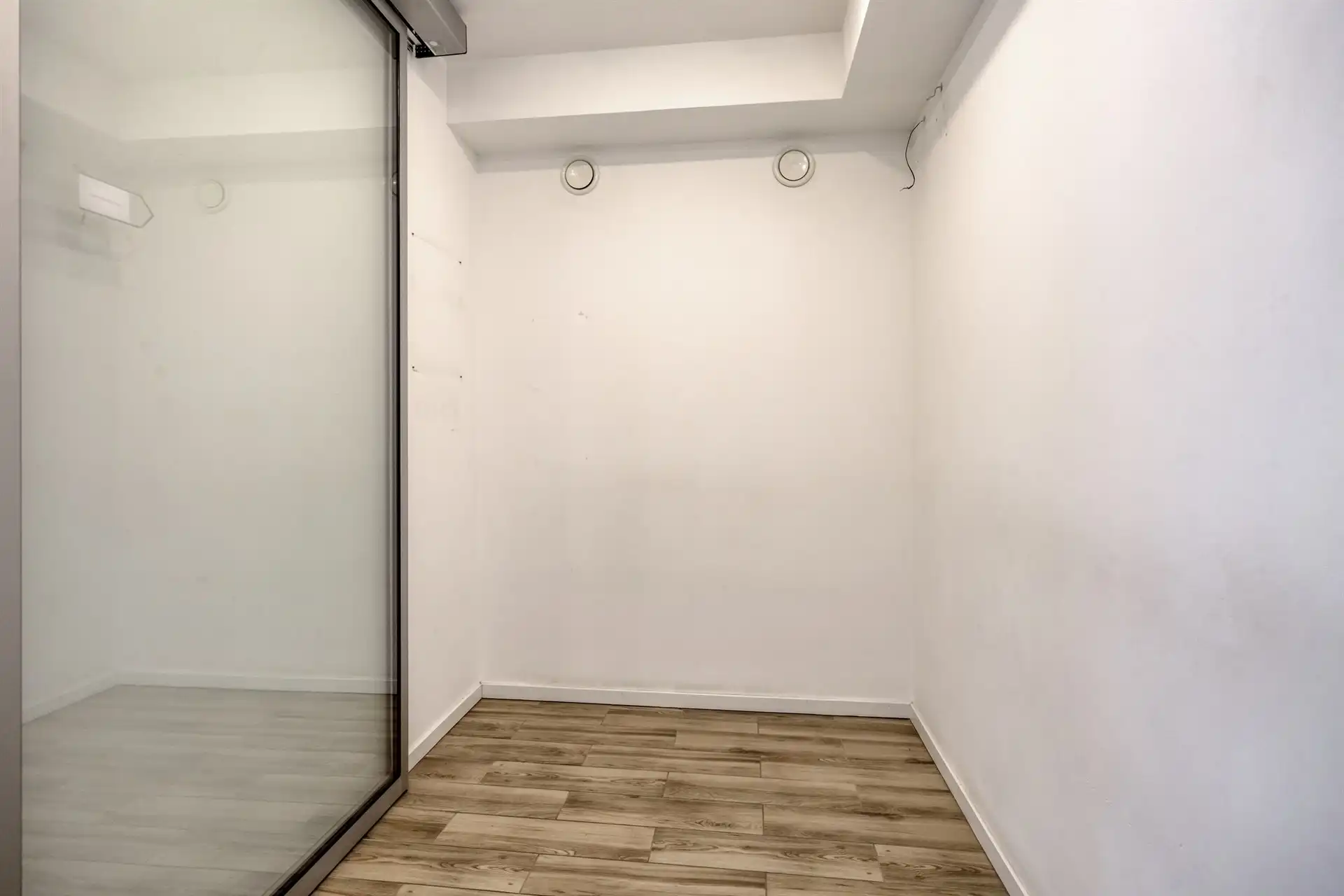 Handel-kantoor ruimte te huur nabij centrum Merchtem  foto 9