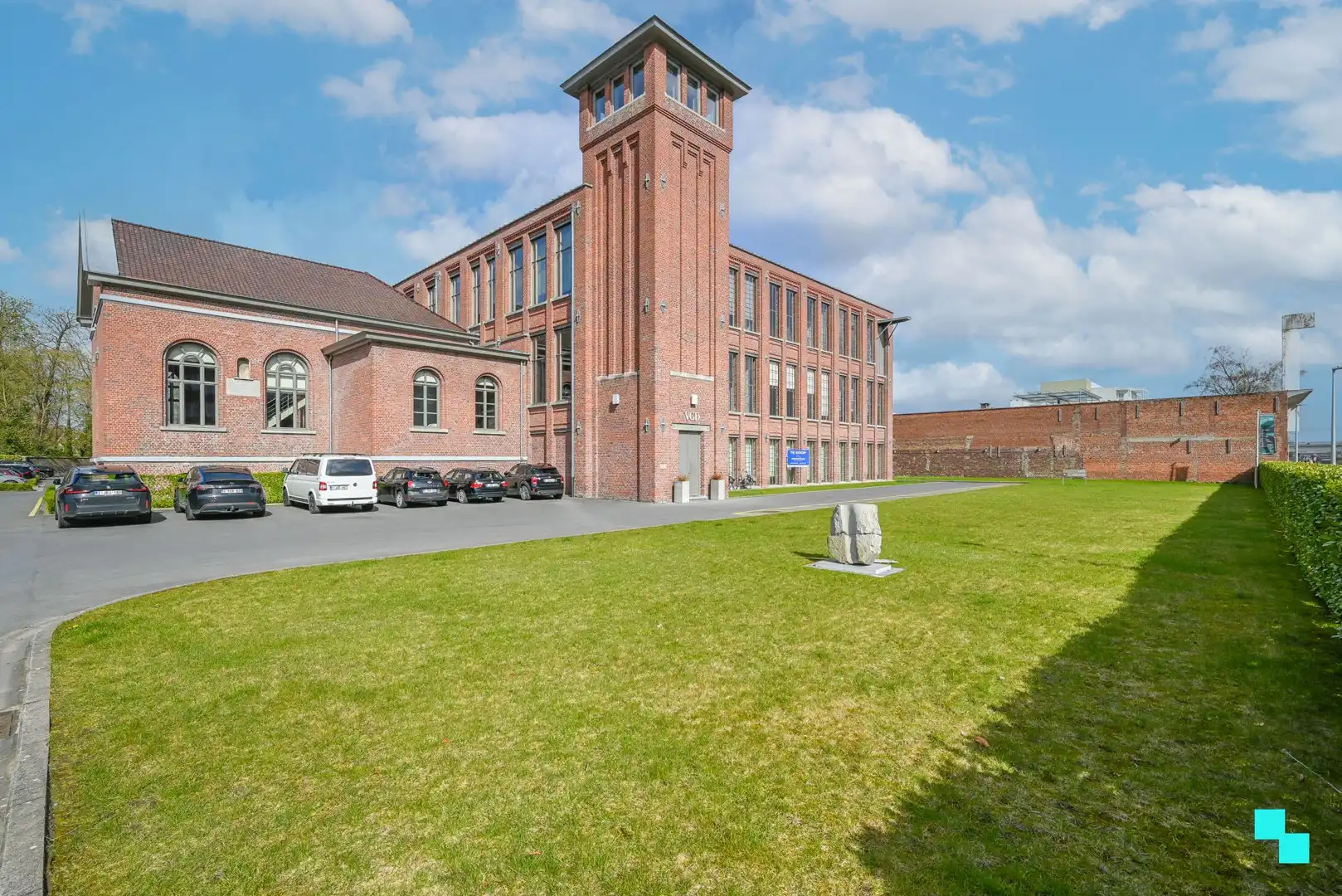Exclusieve loft langs het water in Kortrijk! foto {{pictureIndex}}
