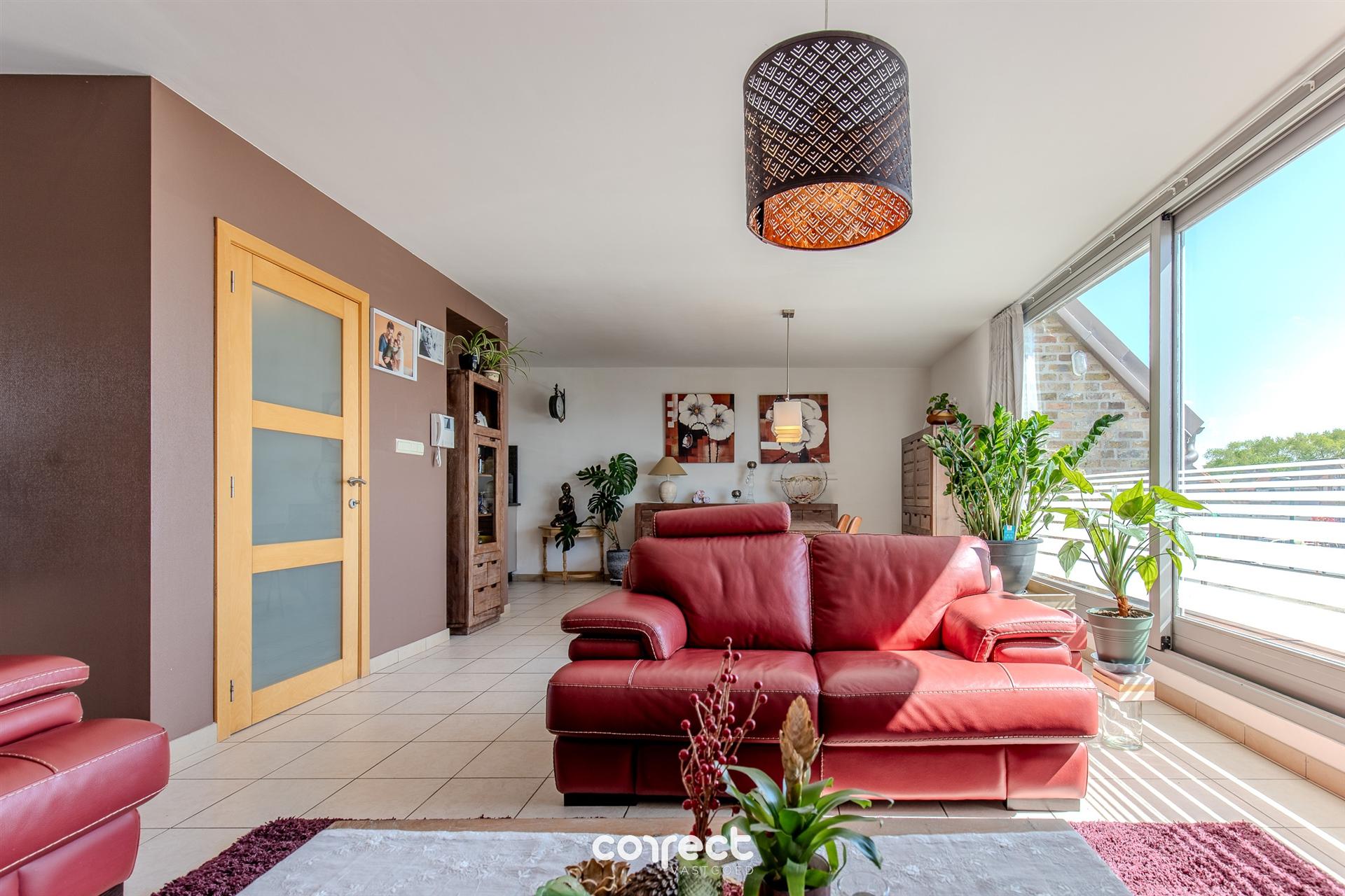 Ruim en energiezuinig duplex appartement Adinkerke foto 8
