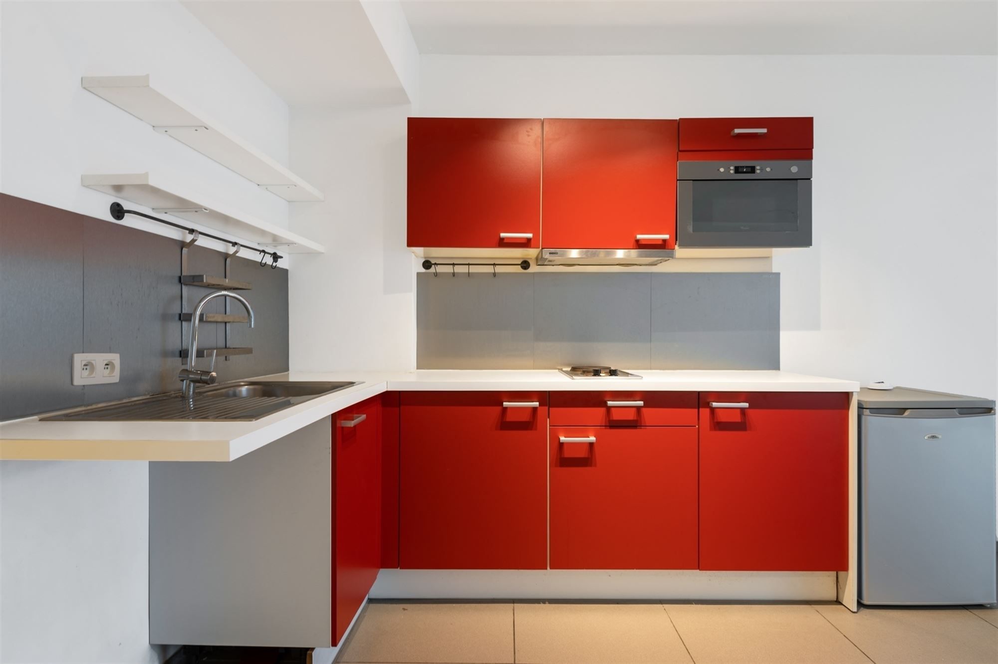 Gelijkvloers appartement met ruim terras foto 4