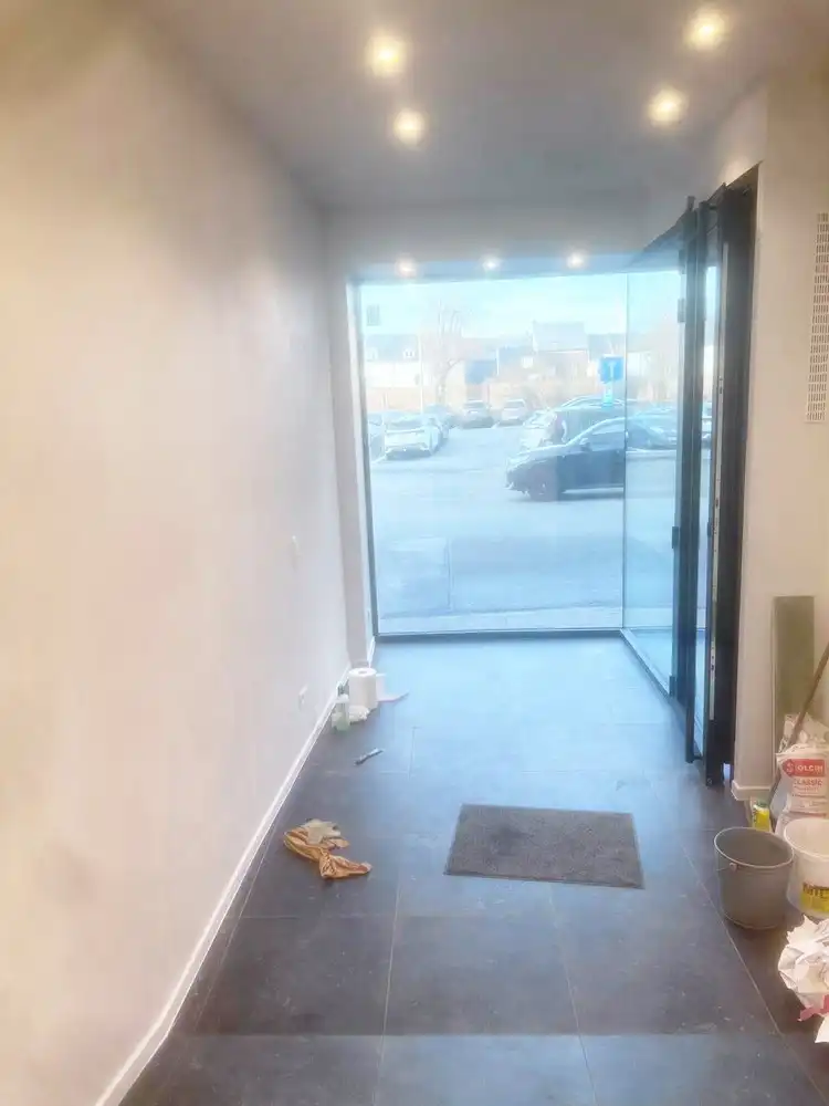Nieuwbouw handelsgelijkvloers / kantoor te huur in Geraardsbergen foto 6