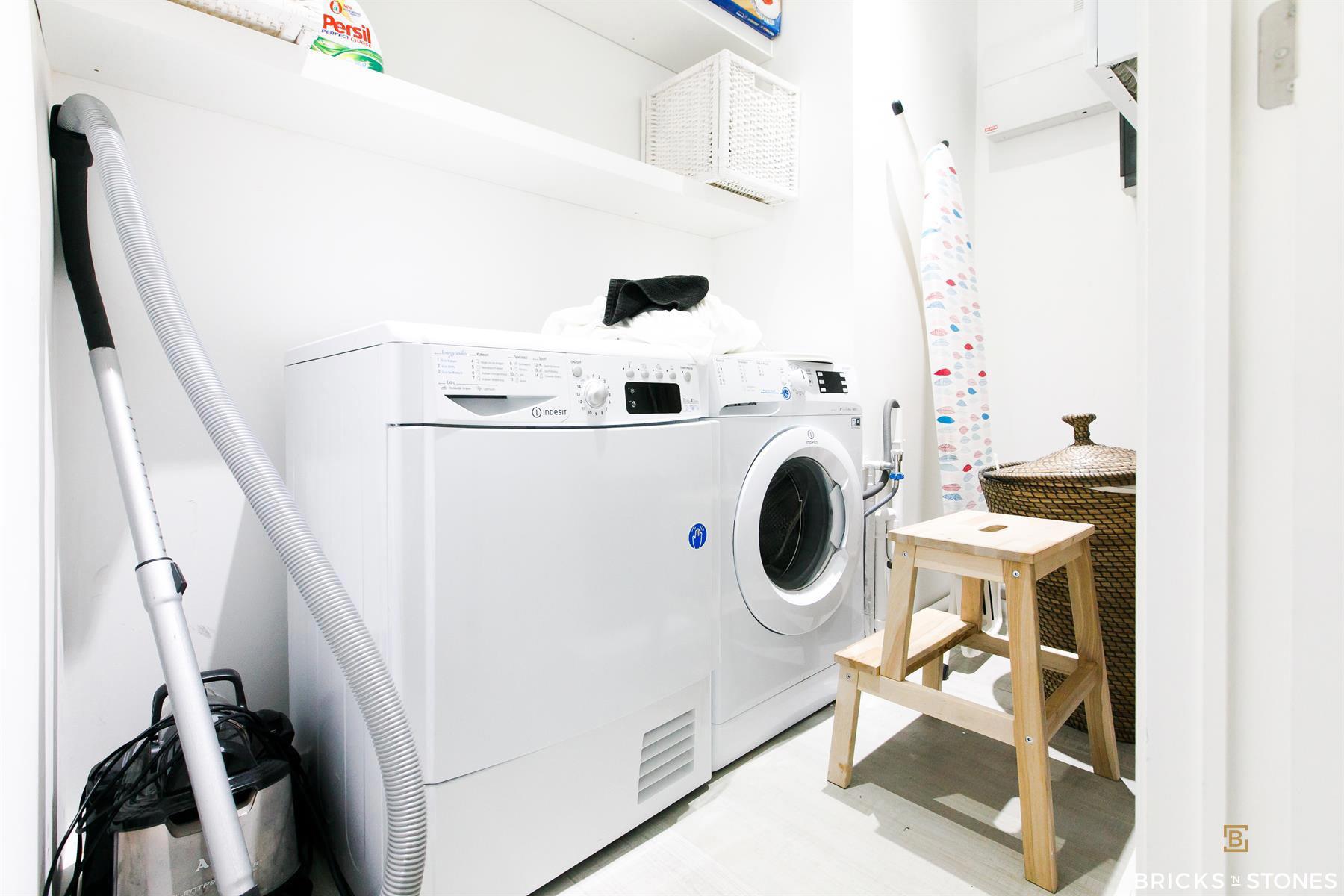 Luxueus gemeubeld twee slaapkamer appartement foto 12