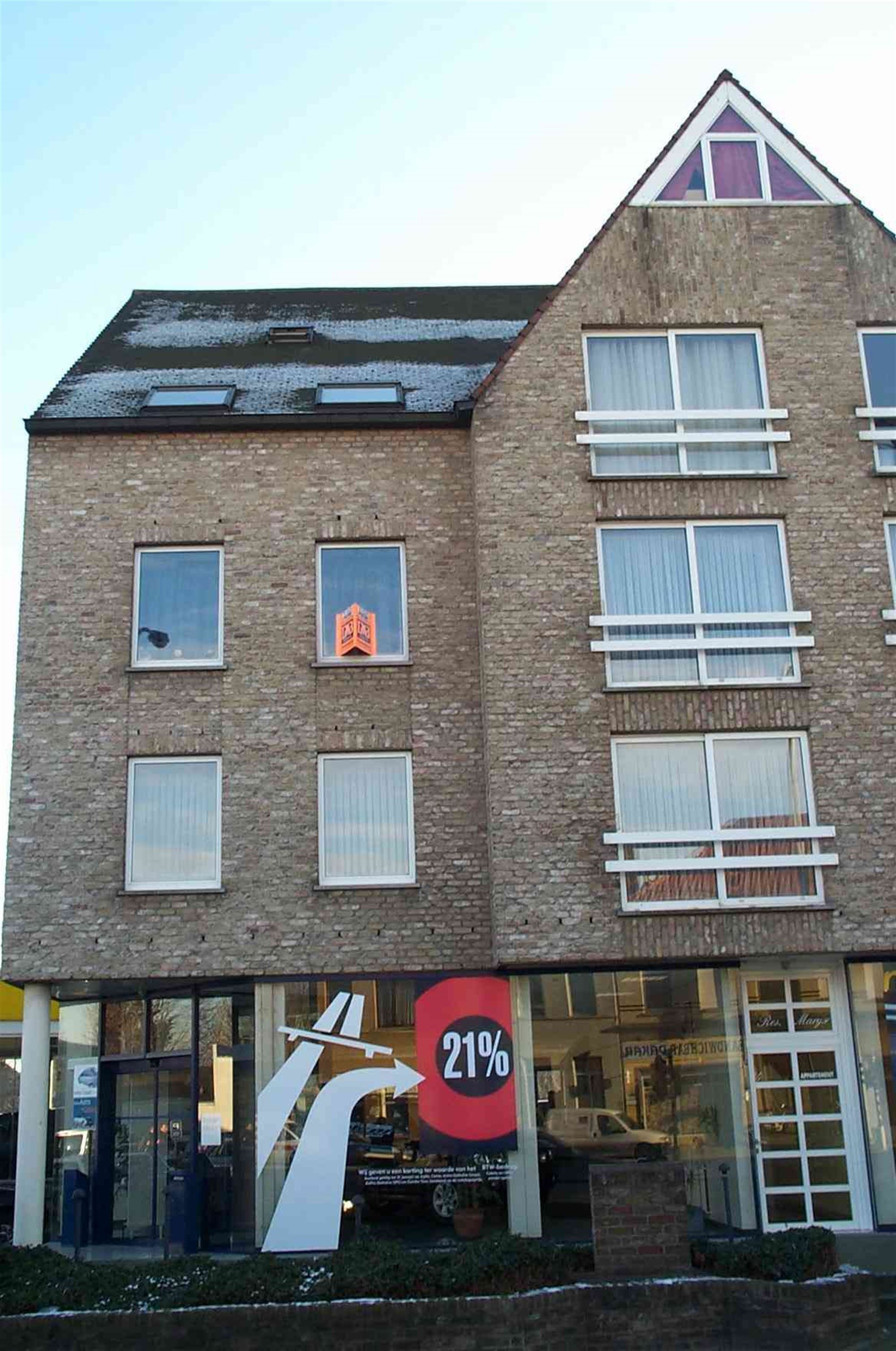 Appartement met terras en garage foto {{pictureIndex}}