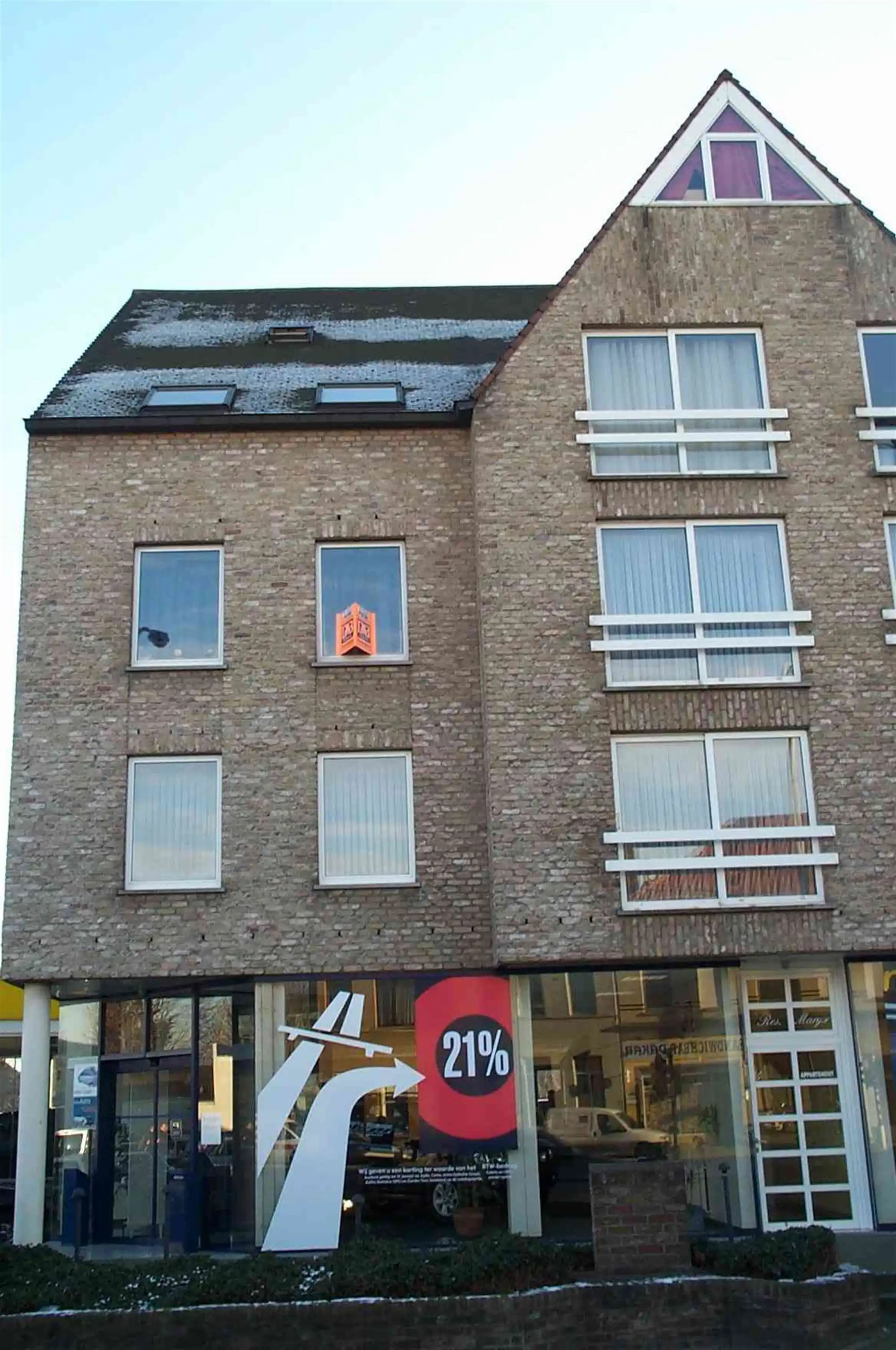 Appartement met terras en garage foto {{pictureIndex}}