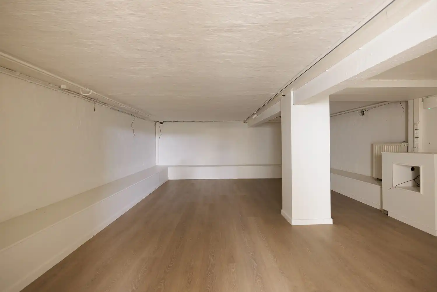 Architecturale woning op een perceel van ca. 6.395 m² foto 21